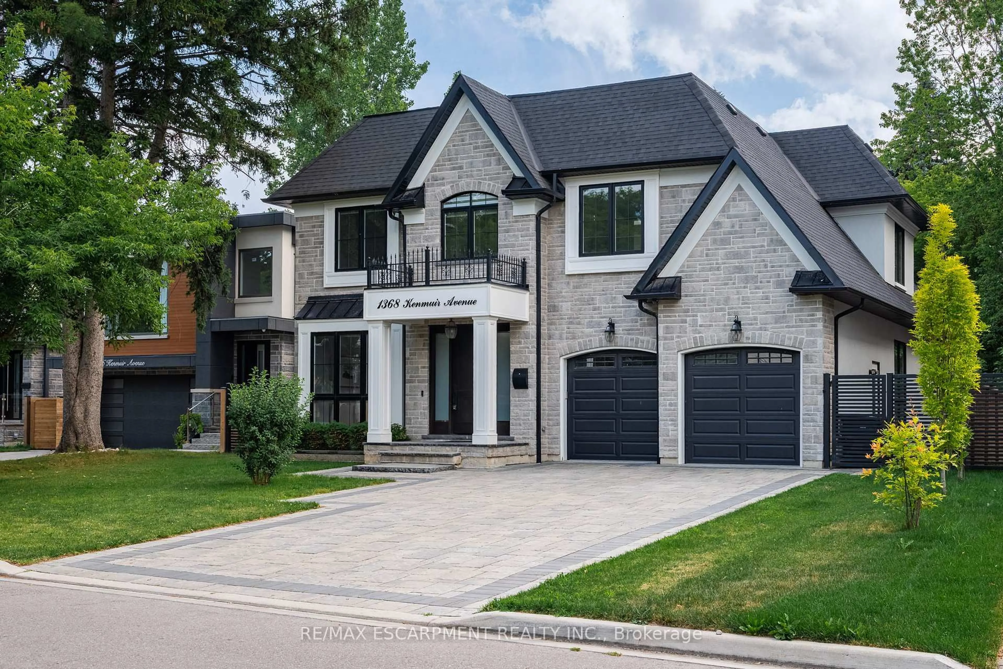 Home with brick exterior material, street for 1368 Kenmuir Ave, Mississauga Ontario L5G 4B4