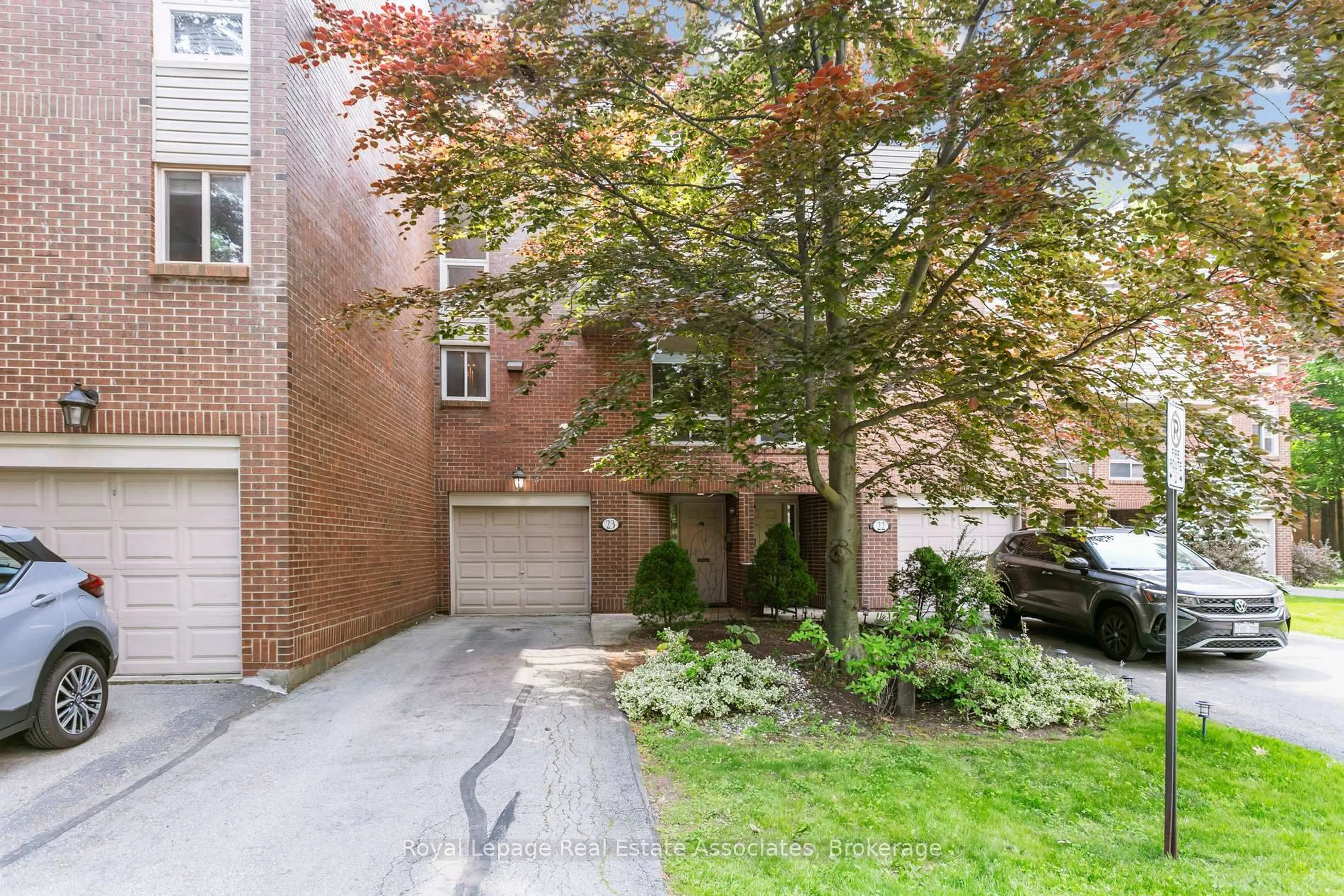 Unknown for 1250 Marlborough Crt #23, Oakville Ontario L6H 2W7