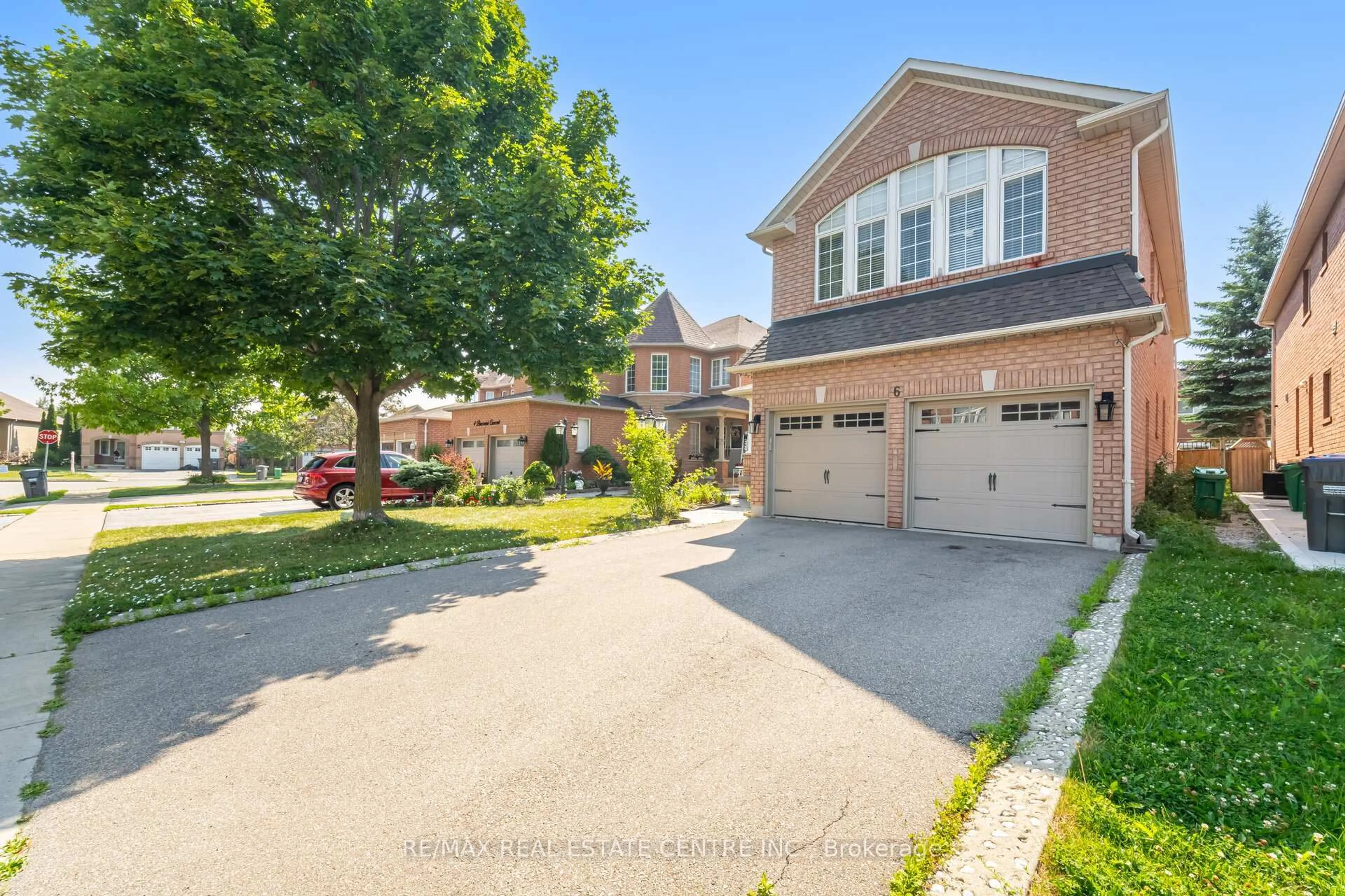 A pic from outside/outdoor area/front of a property/back of a property/a pic from drone, street for 6 Baccarat Cres, Brampton Ontario L7A 1K7
