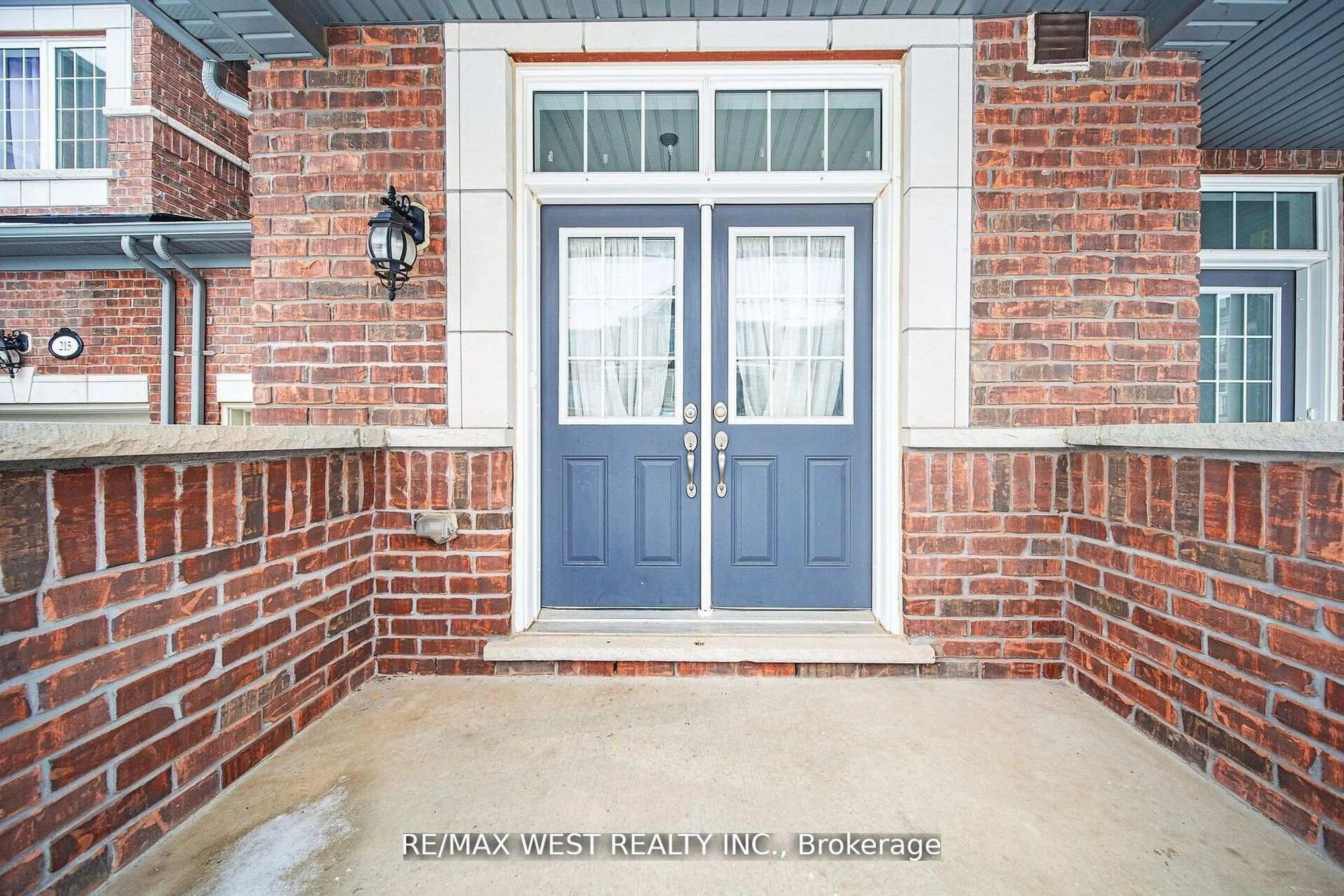 Indoor entryway for 213 Sarah Cline Dr, Oakville Ontario L6M 0T8