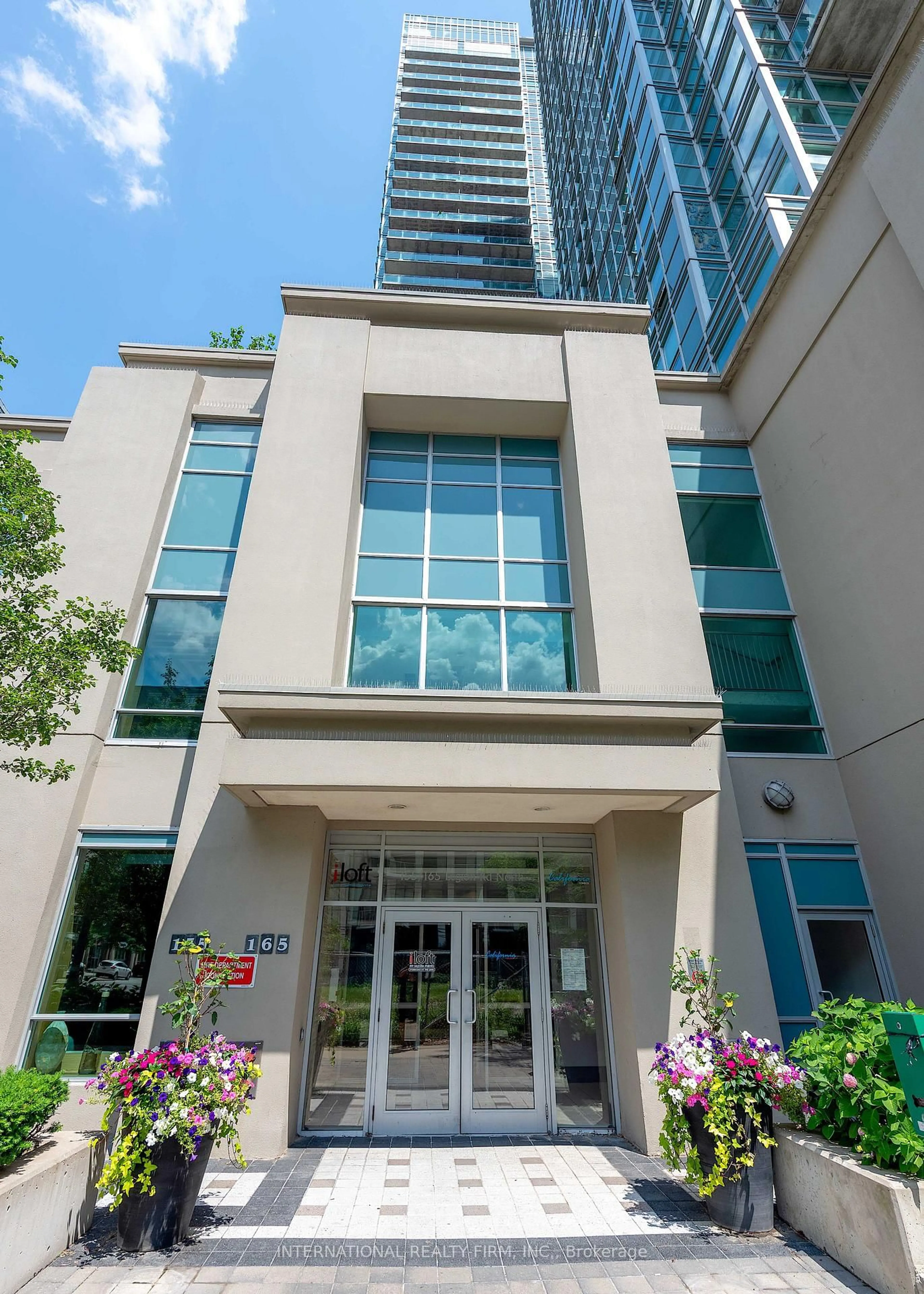Indoor foyer for 165 Legion Rd #1223, Toronto Ontario M8Y 0B3