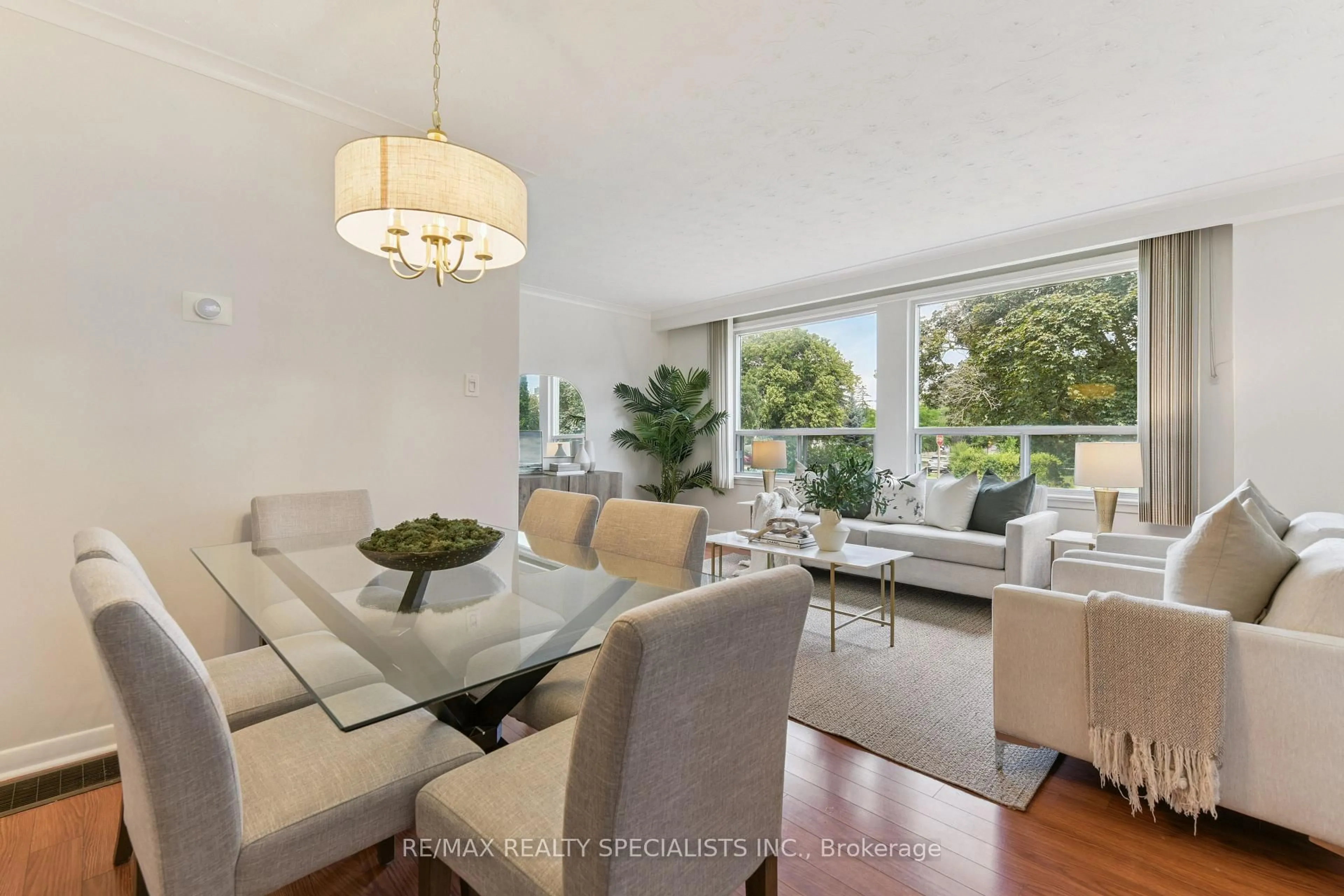 Dining room, unknown for 2310 Brookhurst Rd, Mississauga Ontario L5J 1R2