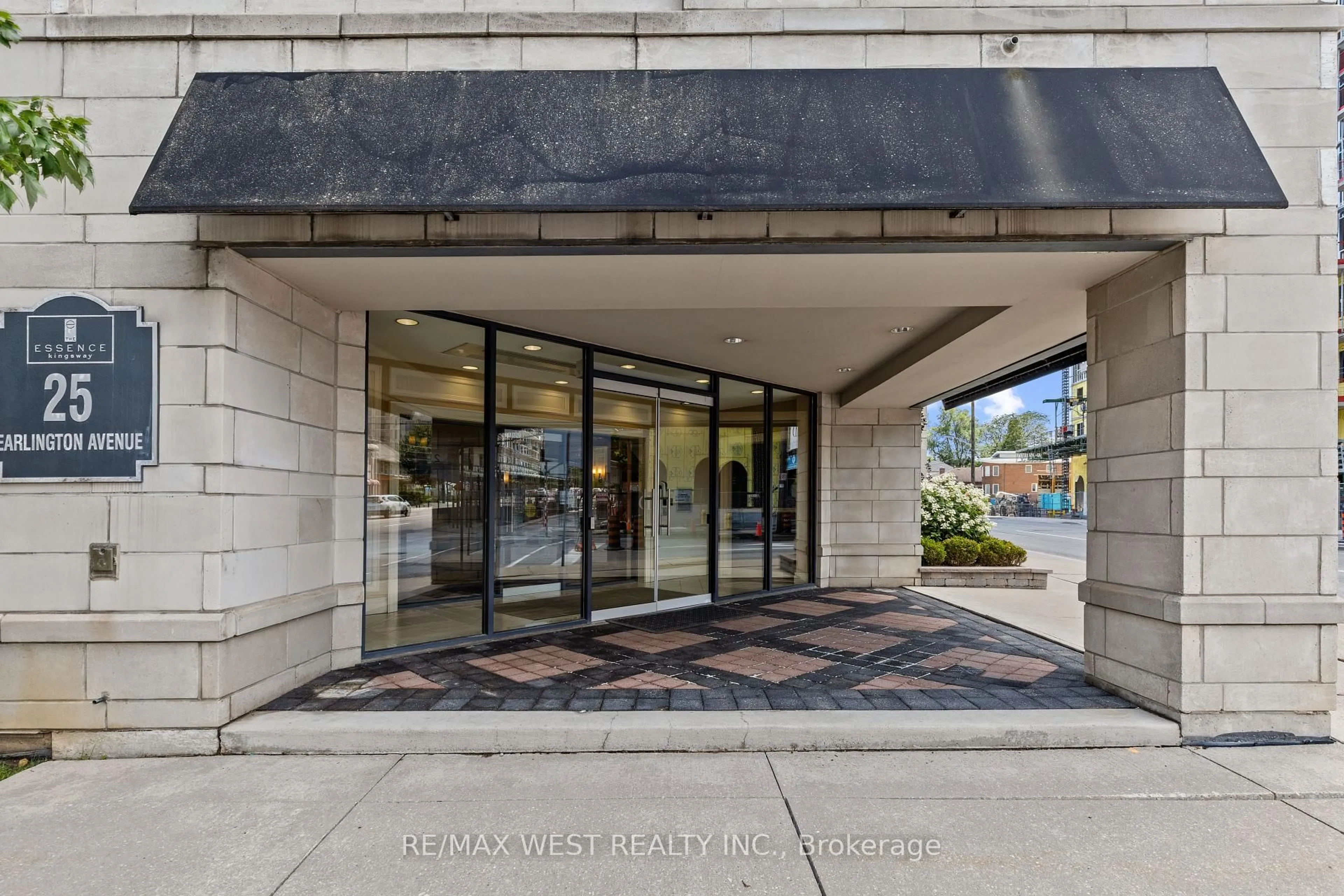 Indoor foyer for 25 Earlington Ave #PH615, Toronto Ontario M8X 3A3