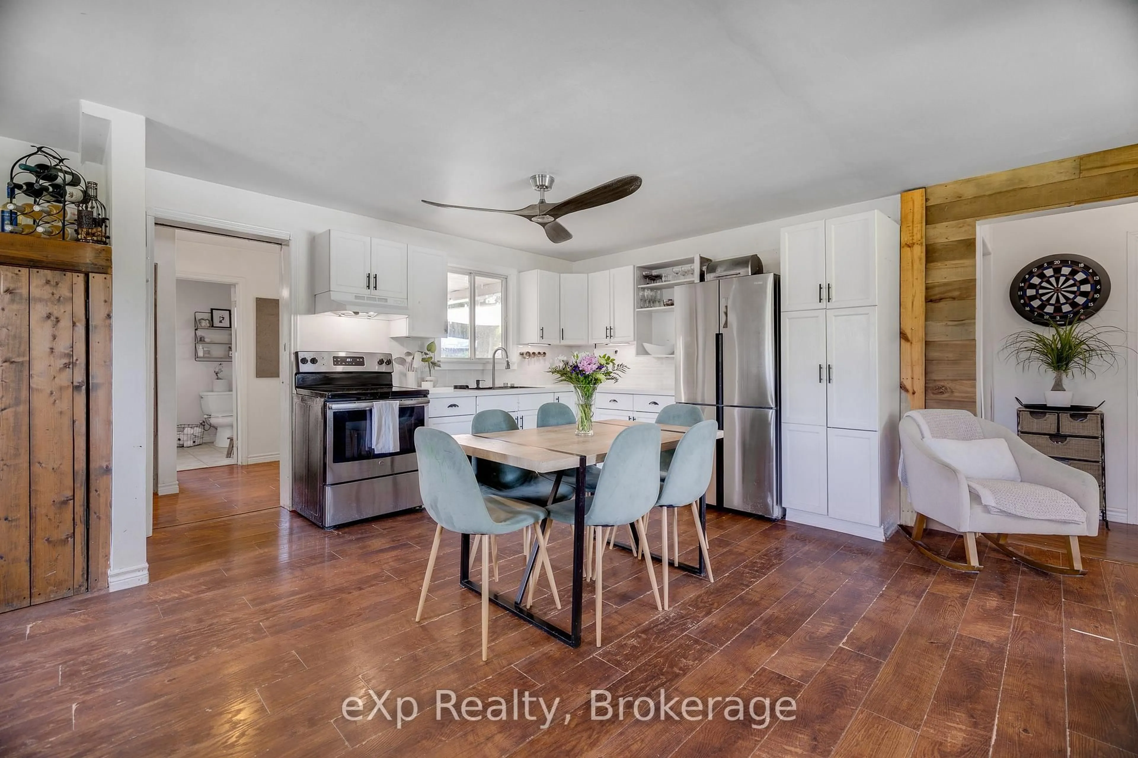 Open concept kitchen, ceramic/tile floor for 13905 Fifth Line, Halton Hills Ontario L0P 1H0