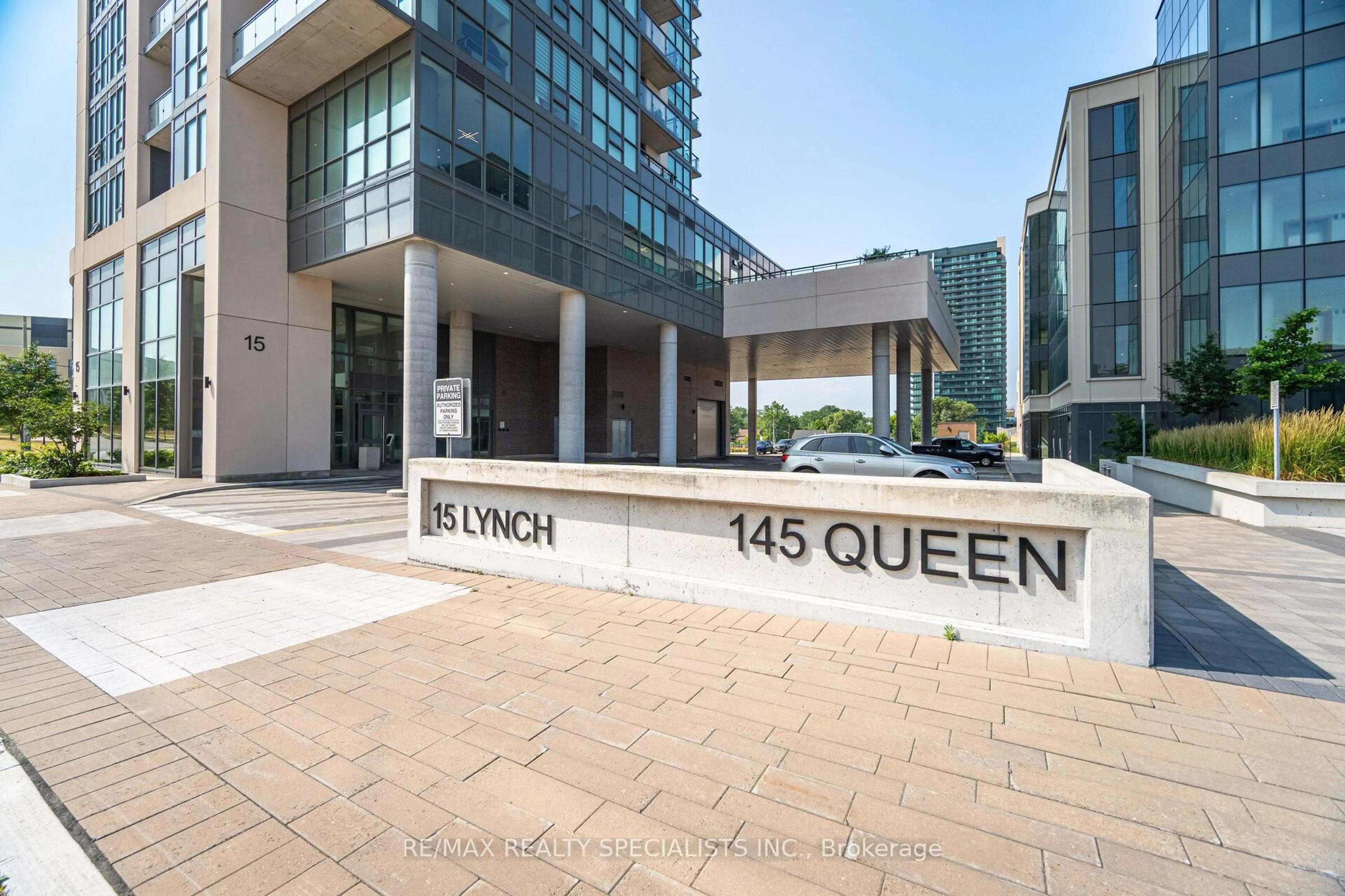 Indoor foyer for 15 Lynch St #806, Brampton Ontario L6W 0C7
