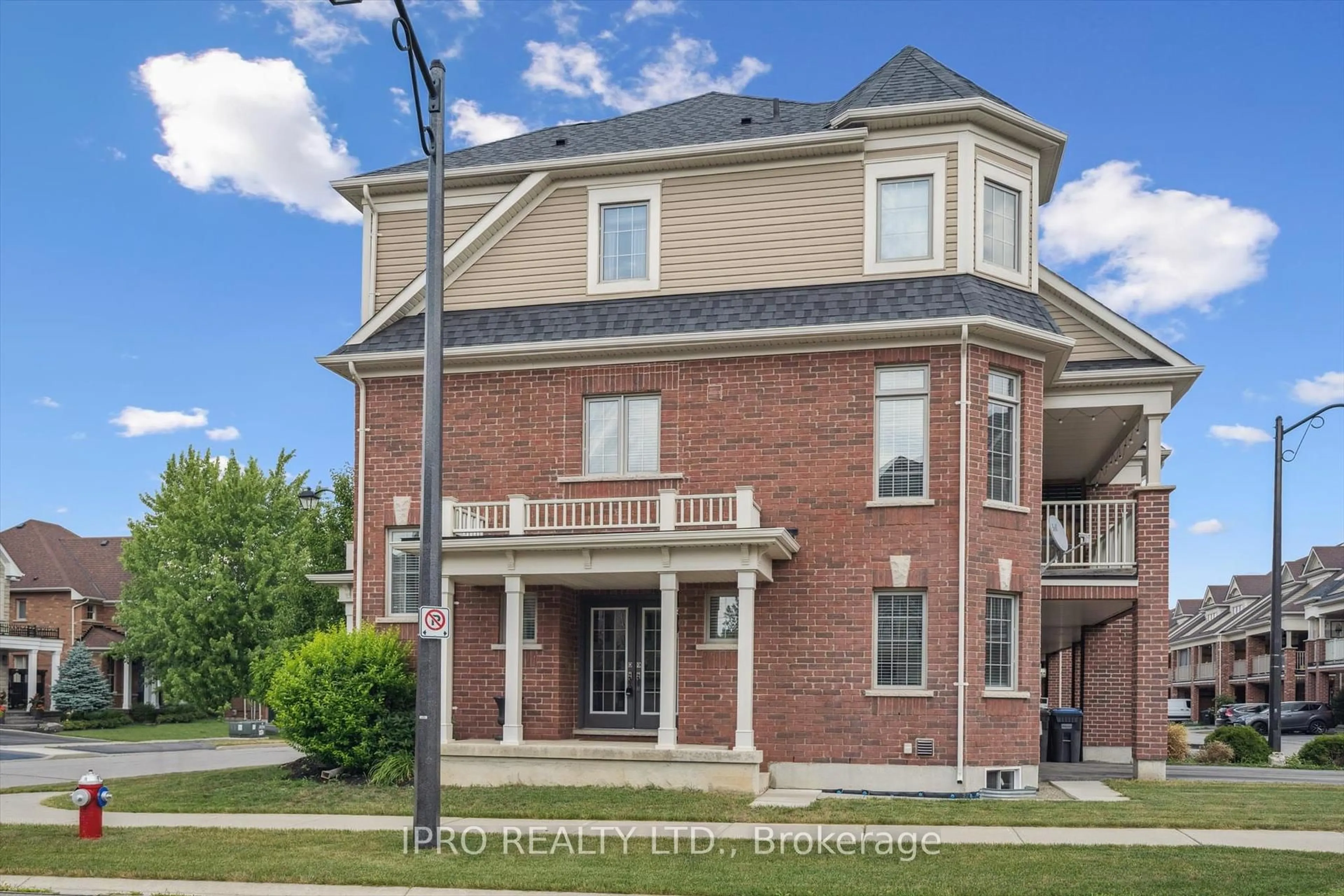 Home with brick exterior material, street for 48 Boyces Creek Crt, Caledon Ontario L7C 3S3