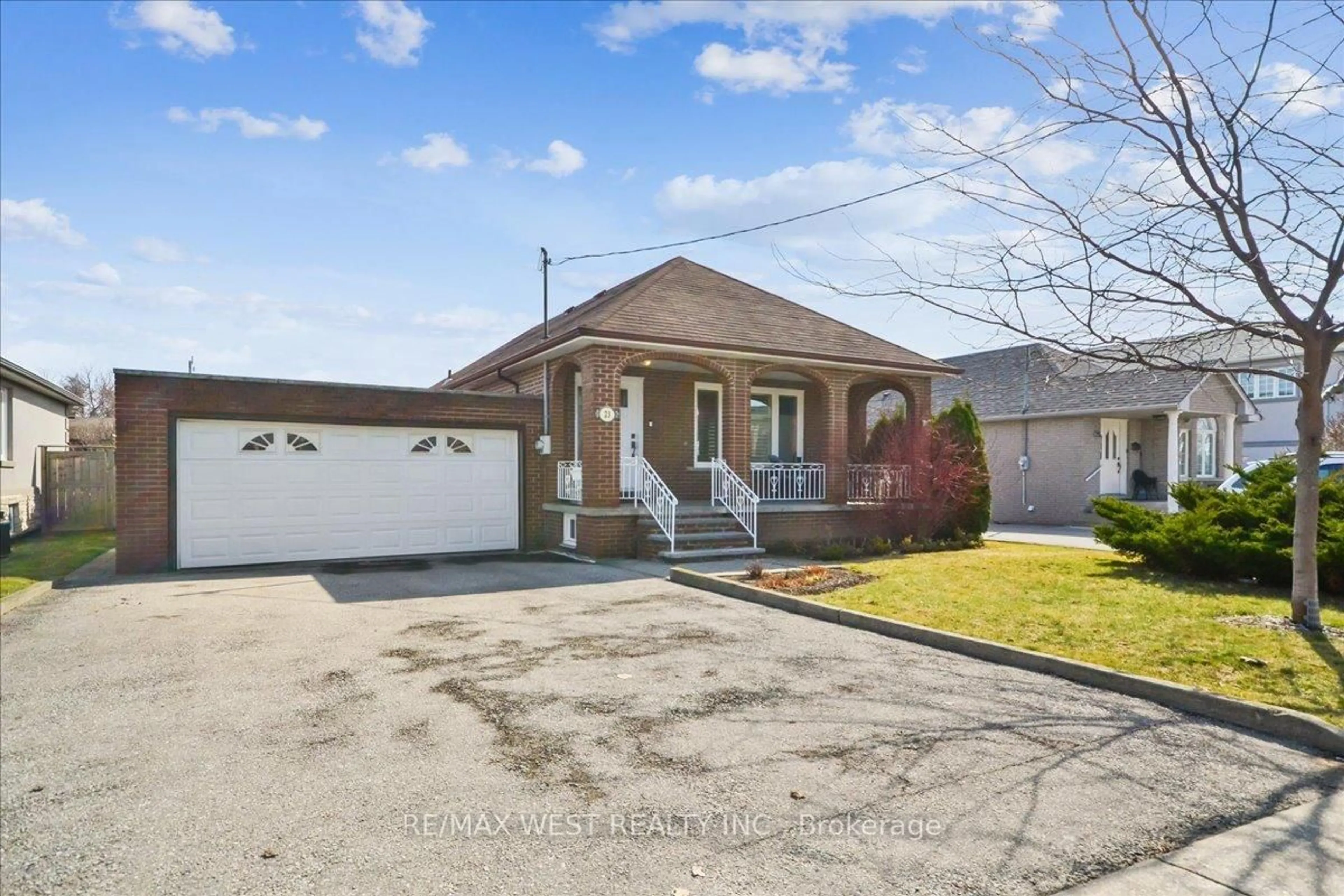 Unknown for 23 Nash Dr, Toronto Ontario M3M 2L2