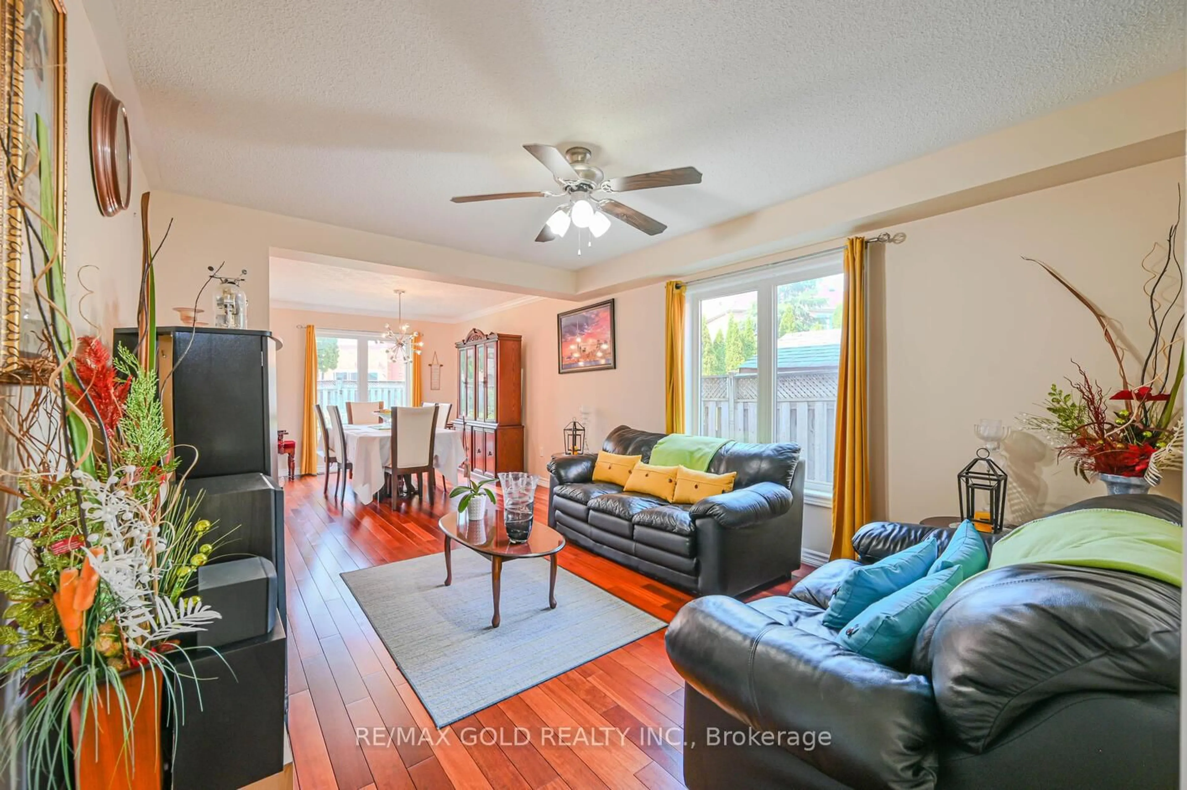 Living room with furniture, unknown for 47 Seclusion Cres, Brampton Ontario L6R 1L5