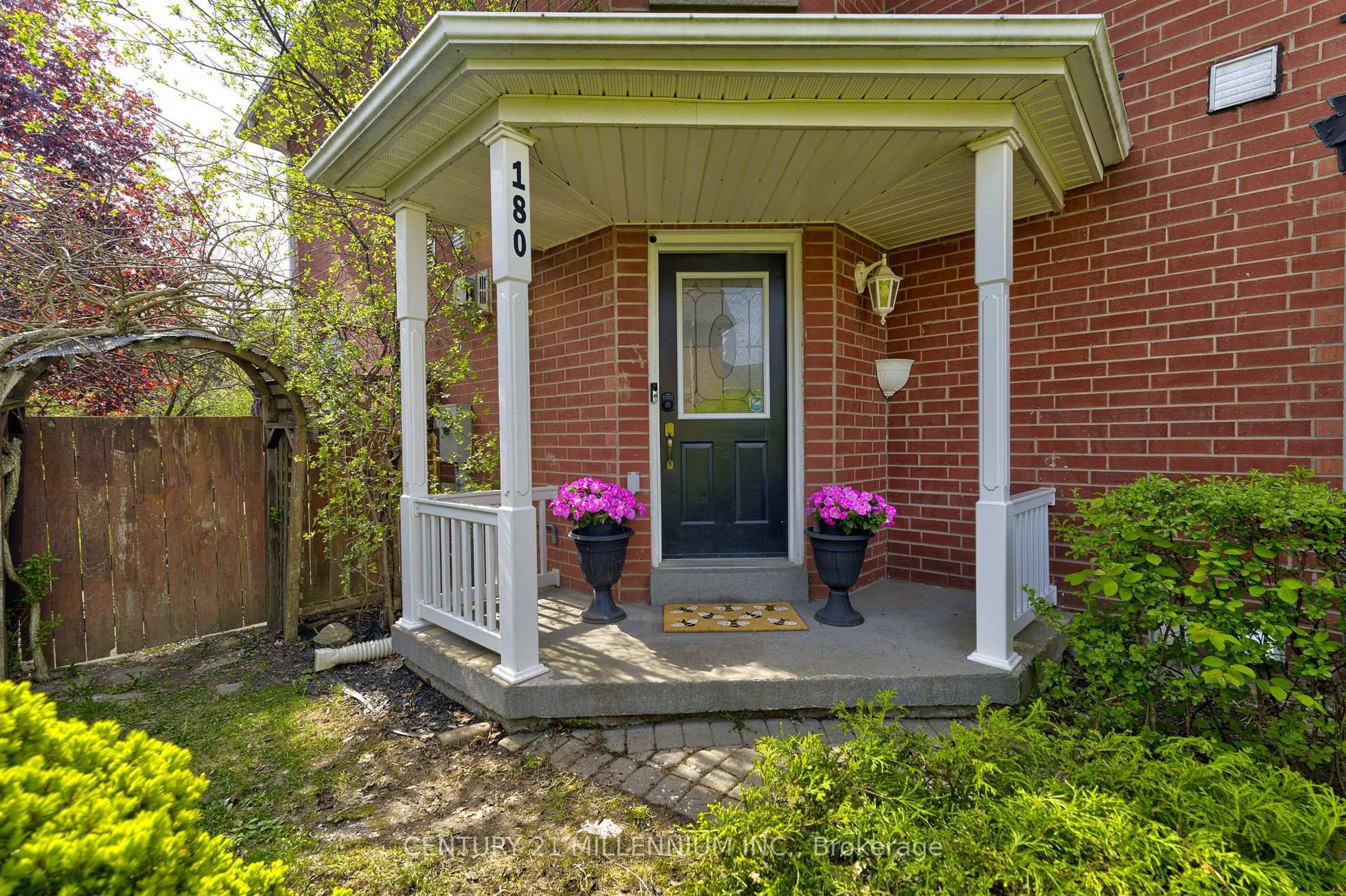 Unknown for 180 Pressed Brick Dr, Brampton Ontario L6V 4K6