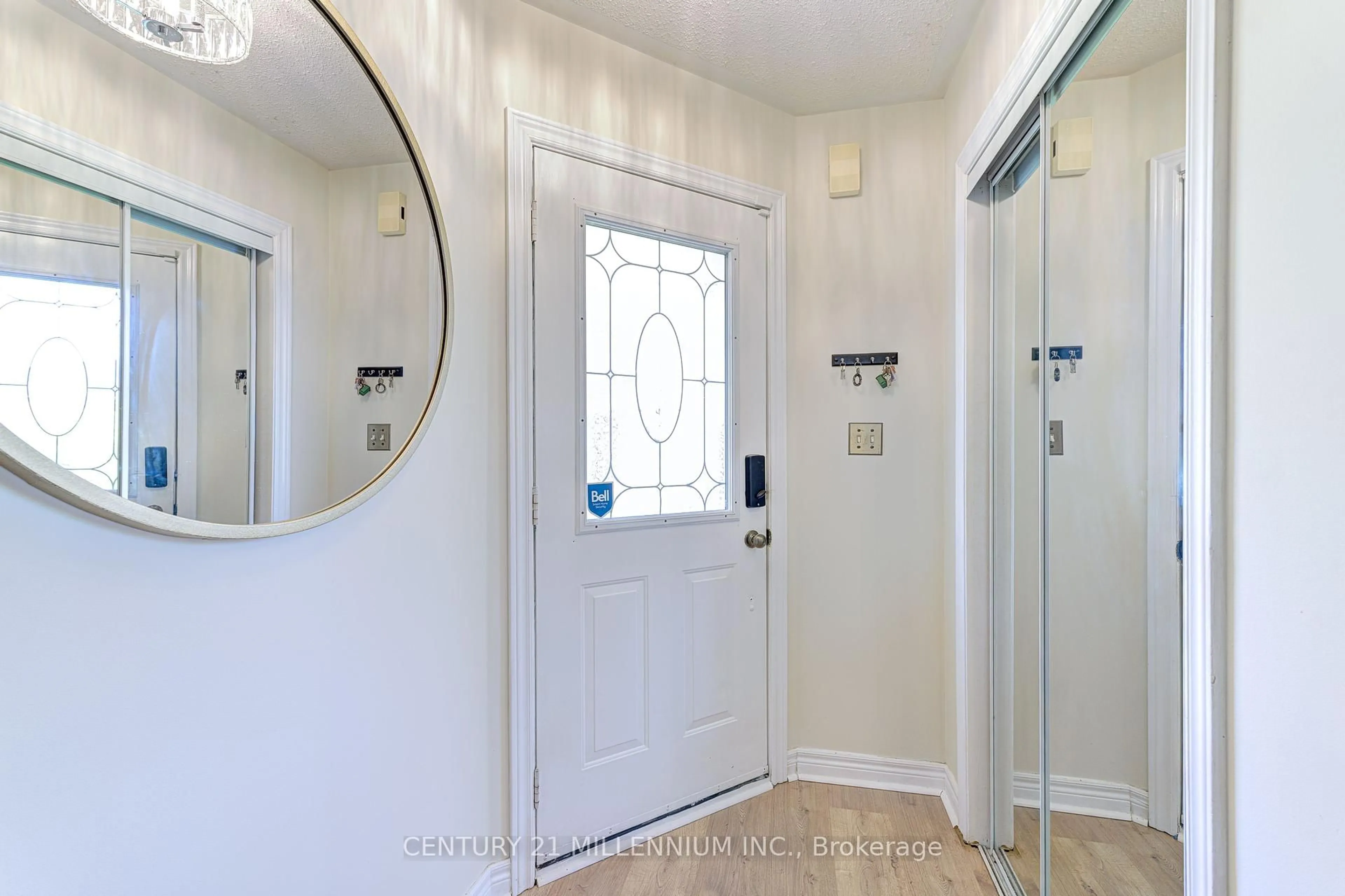 Indoor entryway for 180 Pressed Brick Dr, Brampton Ontario L6V 4K6
