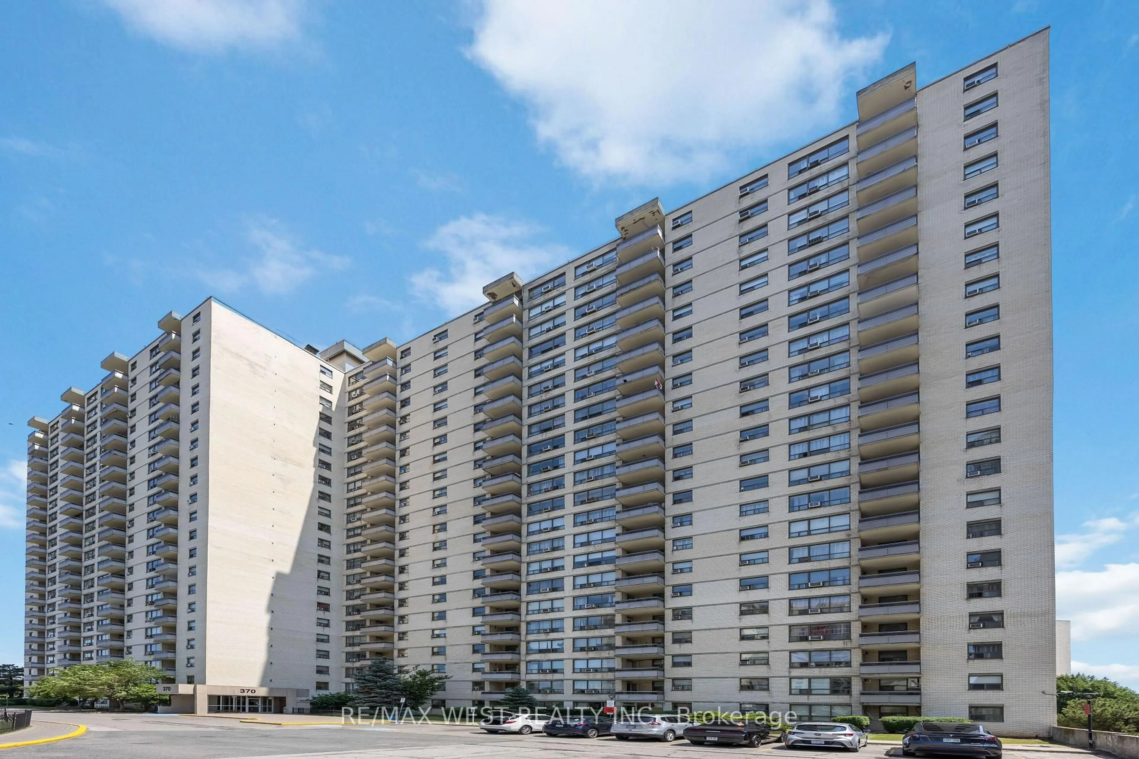 Unknown for 370 Dixon Rd #1416, Toronto Ontario M9R 1T2