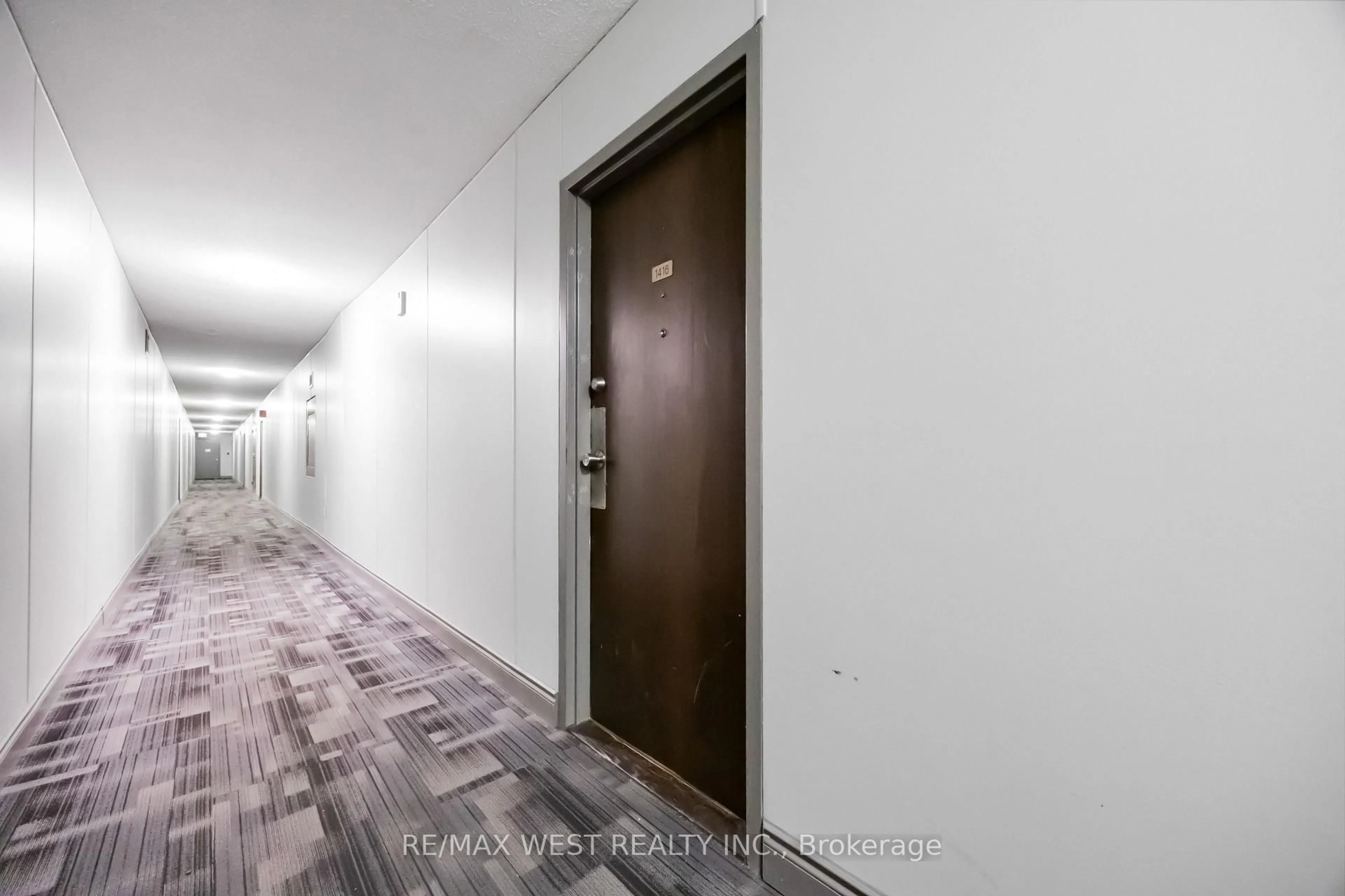 Indoor foyer for 370 Dixon Rd #1416, Toronto Ontario M9R 1T2