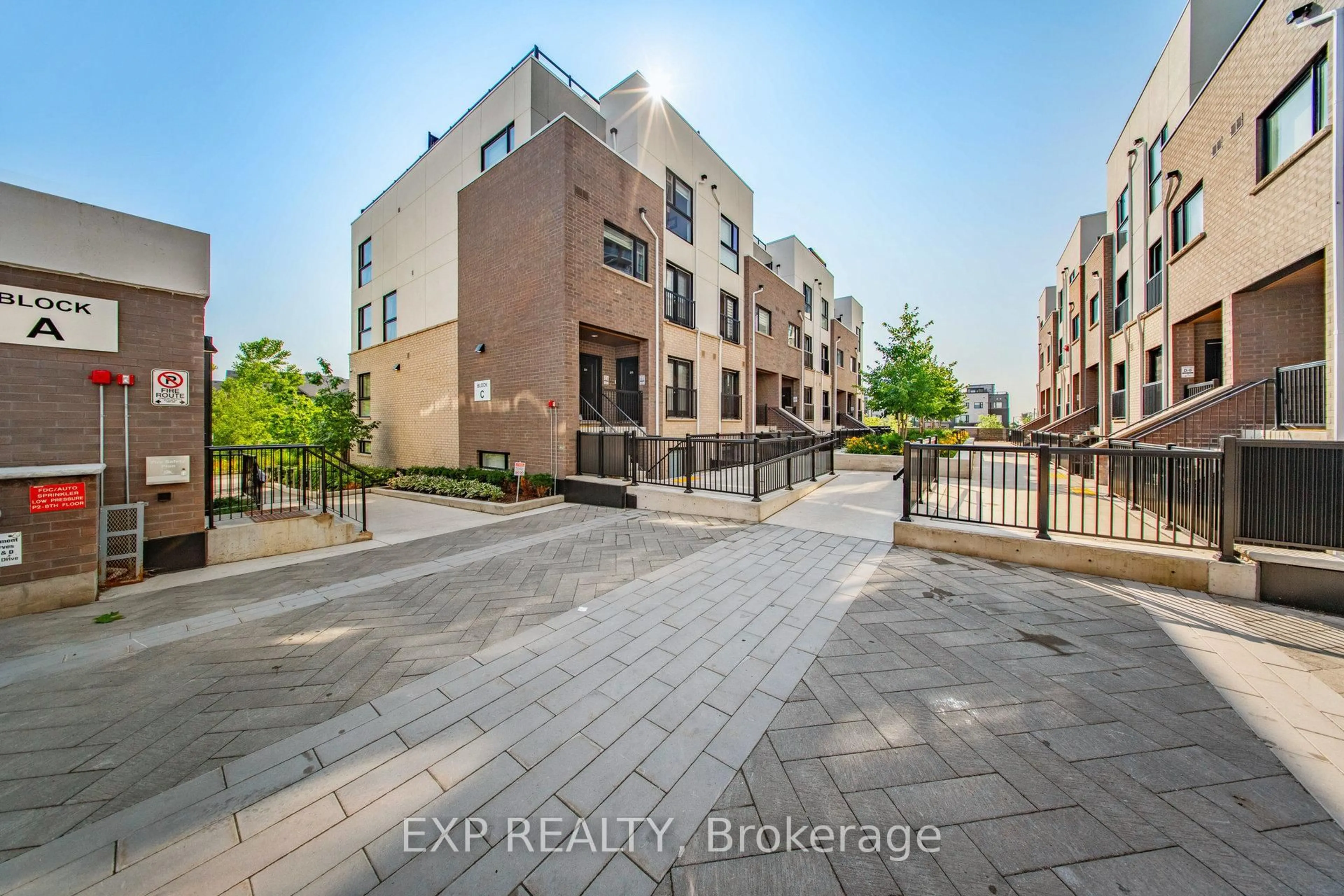 A pic from outside/outdoor area/front of a property/back of a property/a pic from drone, street for 349 Wheat Boom Dr #335, Oakville Ontario L6H 7X5
