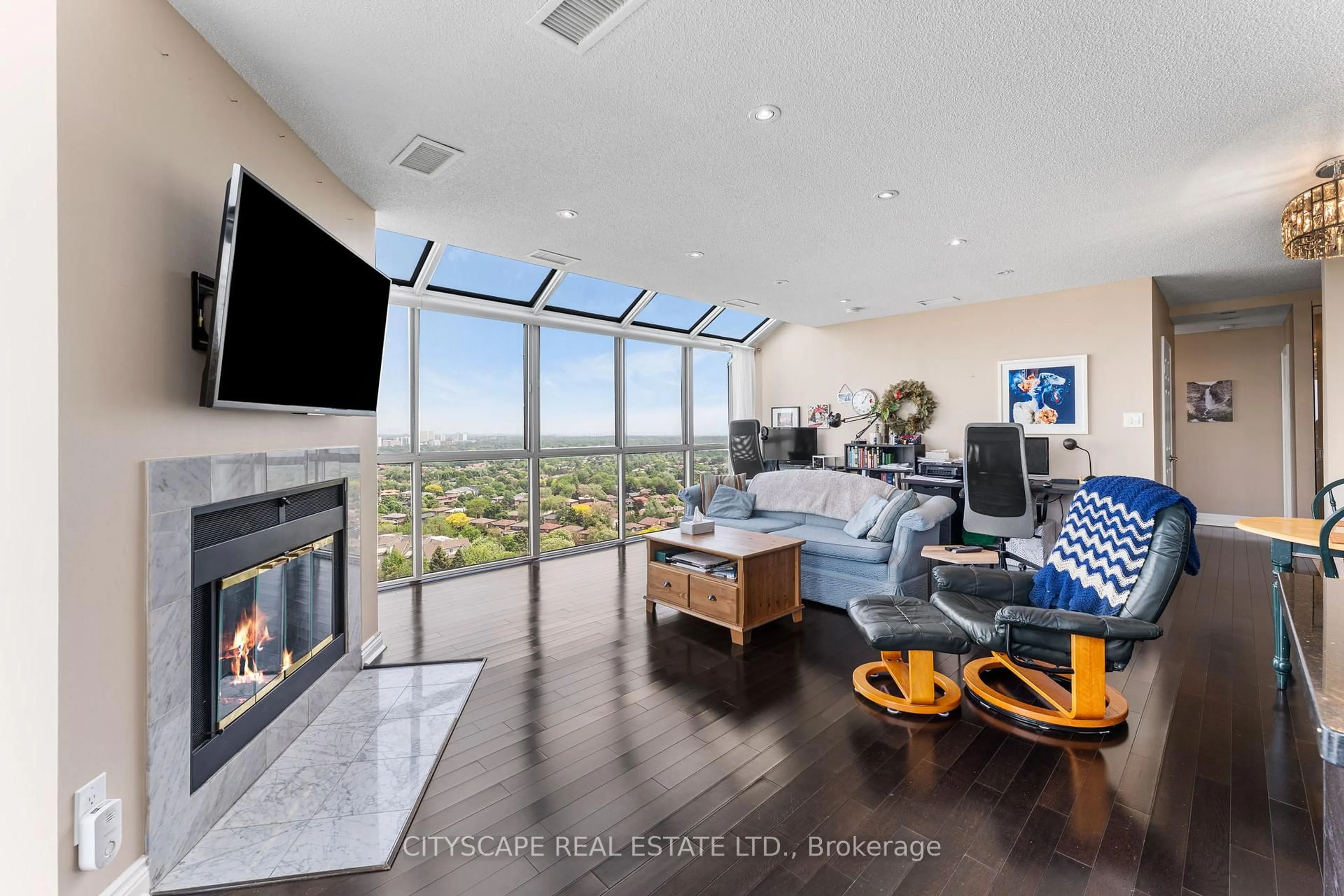 Unknown for 880 Dundas St #Ph3, Mississauga Ontario L5C 4H3
