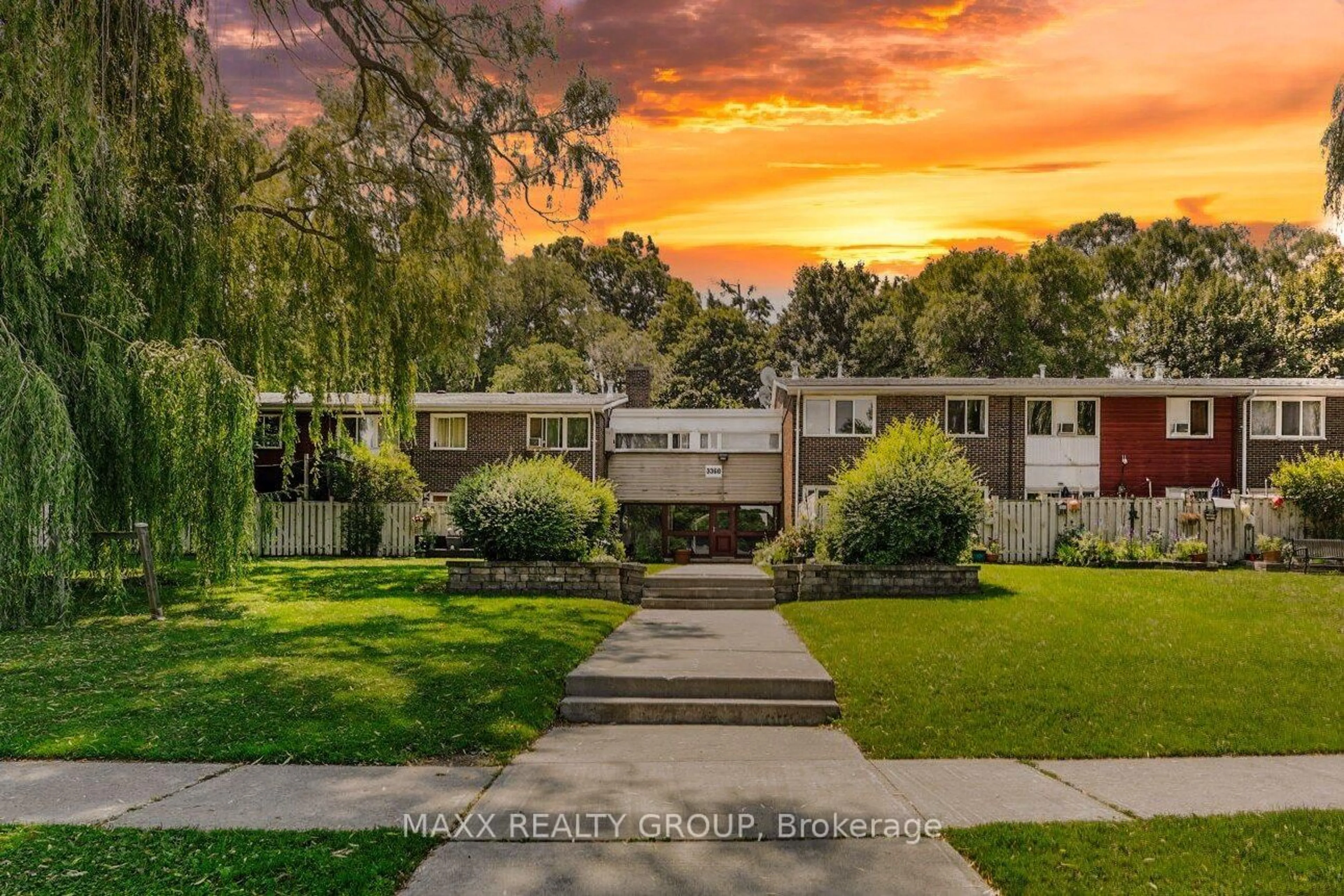 A pic from outside/outdoor area/front of a property/back of a property/a pic from drone, street for 3360 The Credit Woodlands Rd #14, Mississauga Ontario L5C 2J8
