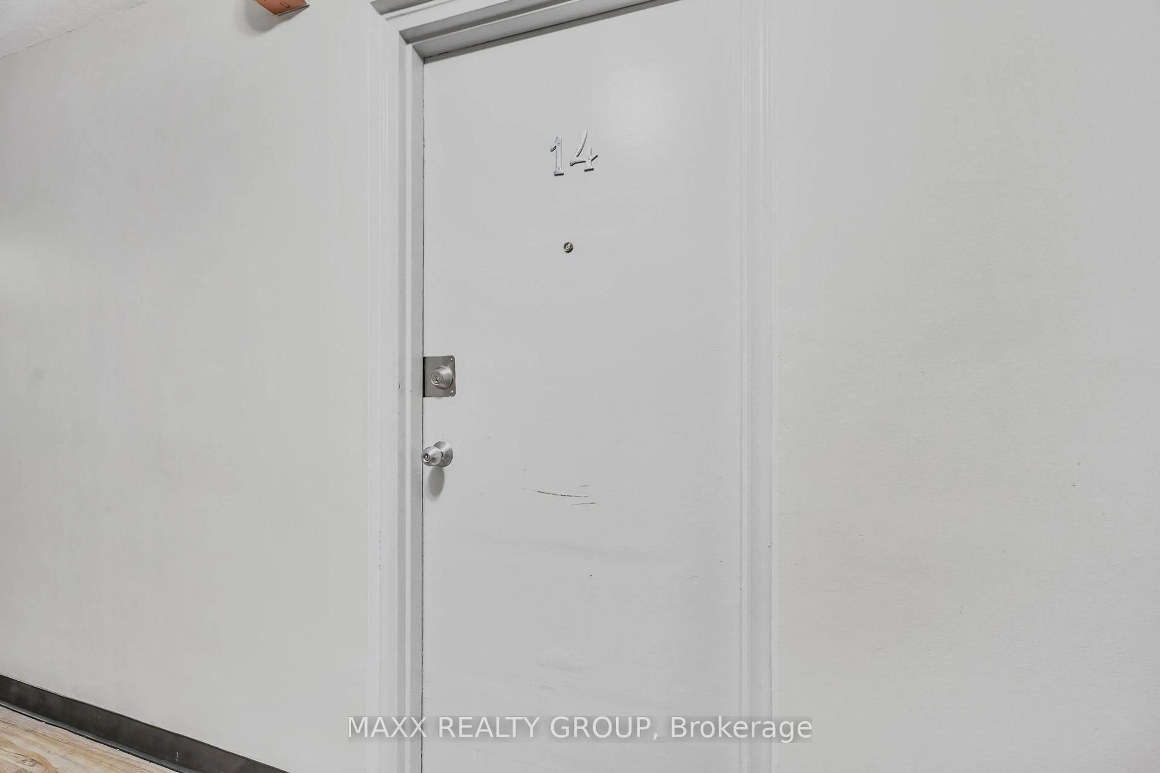 Unknown for 3360 The Credit Woodlands Rd #14, Mississauga Ontario L5C 2J8