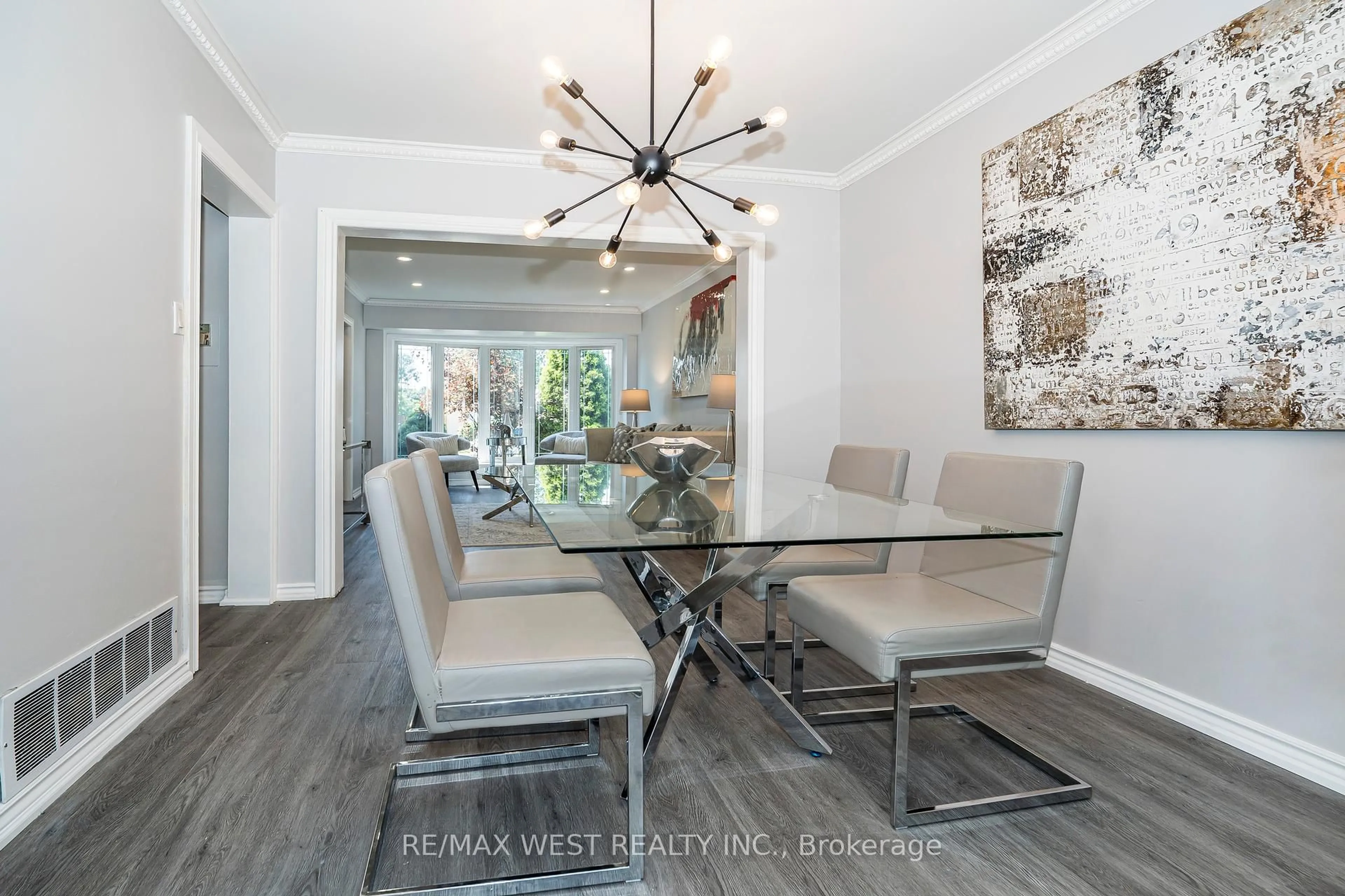 Dining room, unknown for 128 Avondale Blvd, Brampton Ontario L6T 1H7