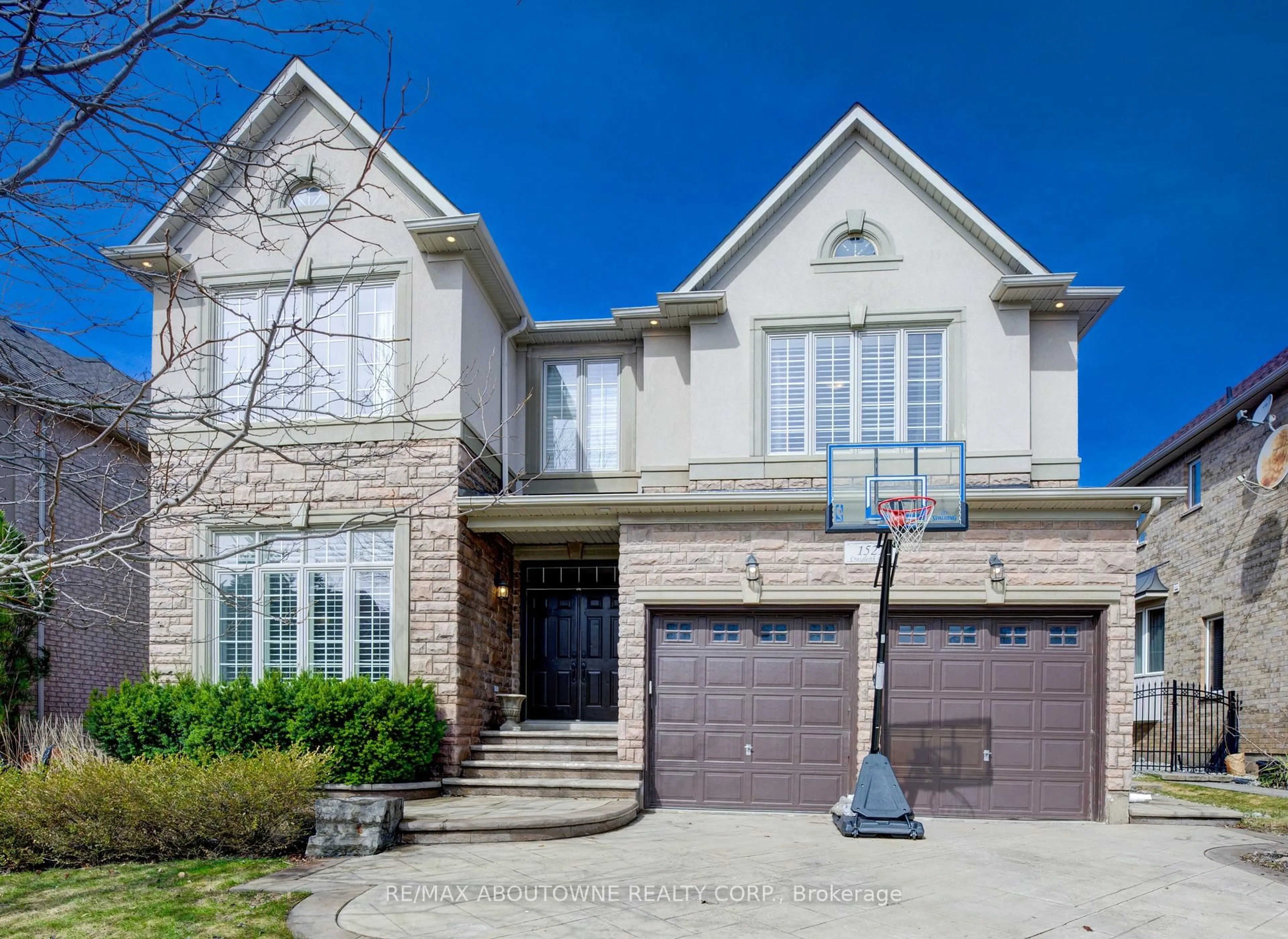 Home with brick exterior material, street for 1521 Craigleith Rd, Oakville Ontario L6H 7W3