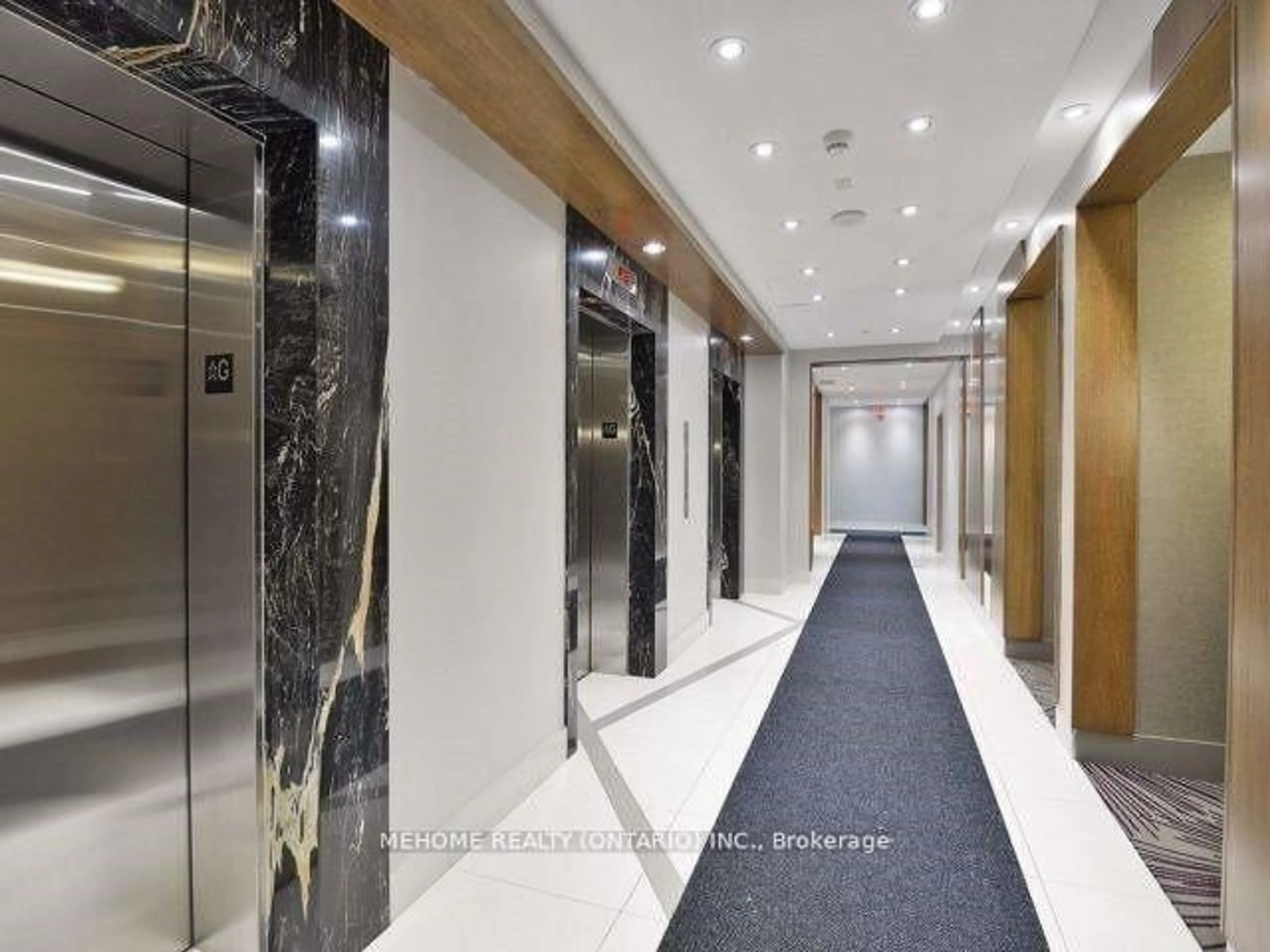 Indoor foyer for 55 Eglinton Ave #103, Mississauga Ontario L5M 8E4