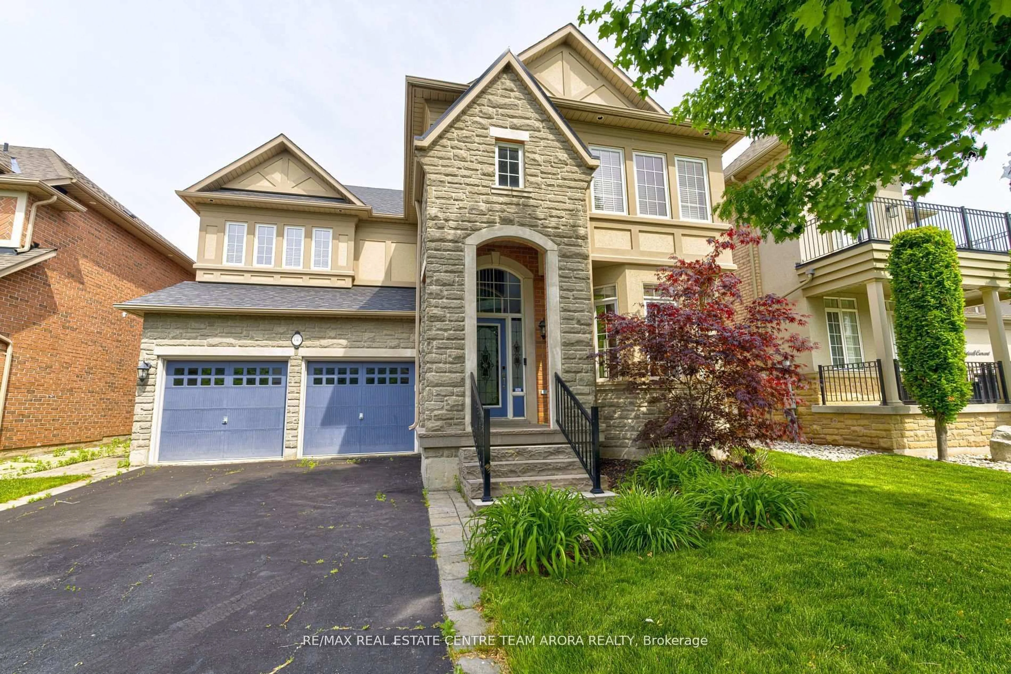 Home with brick exterior material, street for 3313 Mistwell Cres, Oakville Ontario L6L 0A2