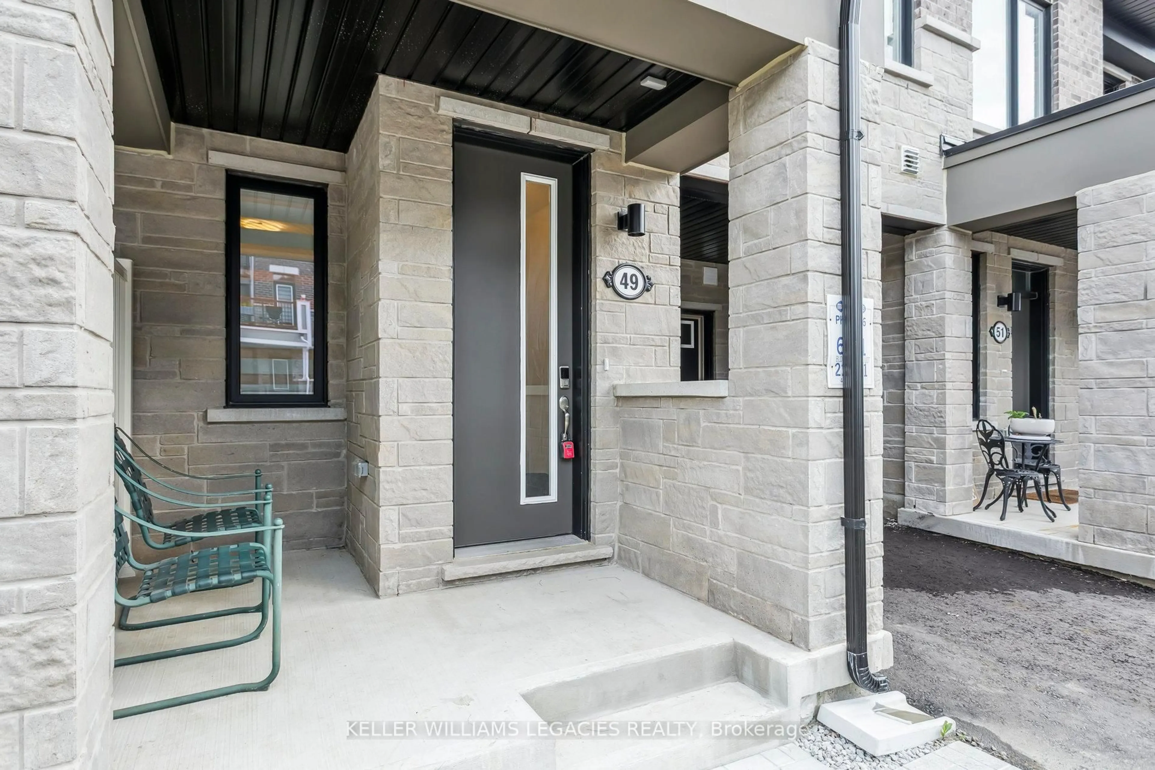 Indoor entryway for 49 Melmar St, Brampton Ontario L7A 5K5