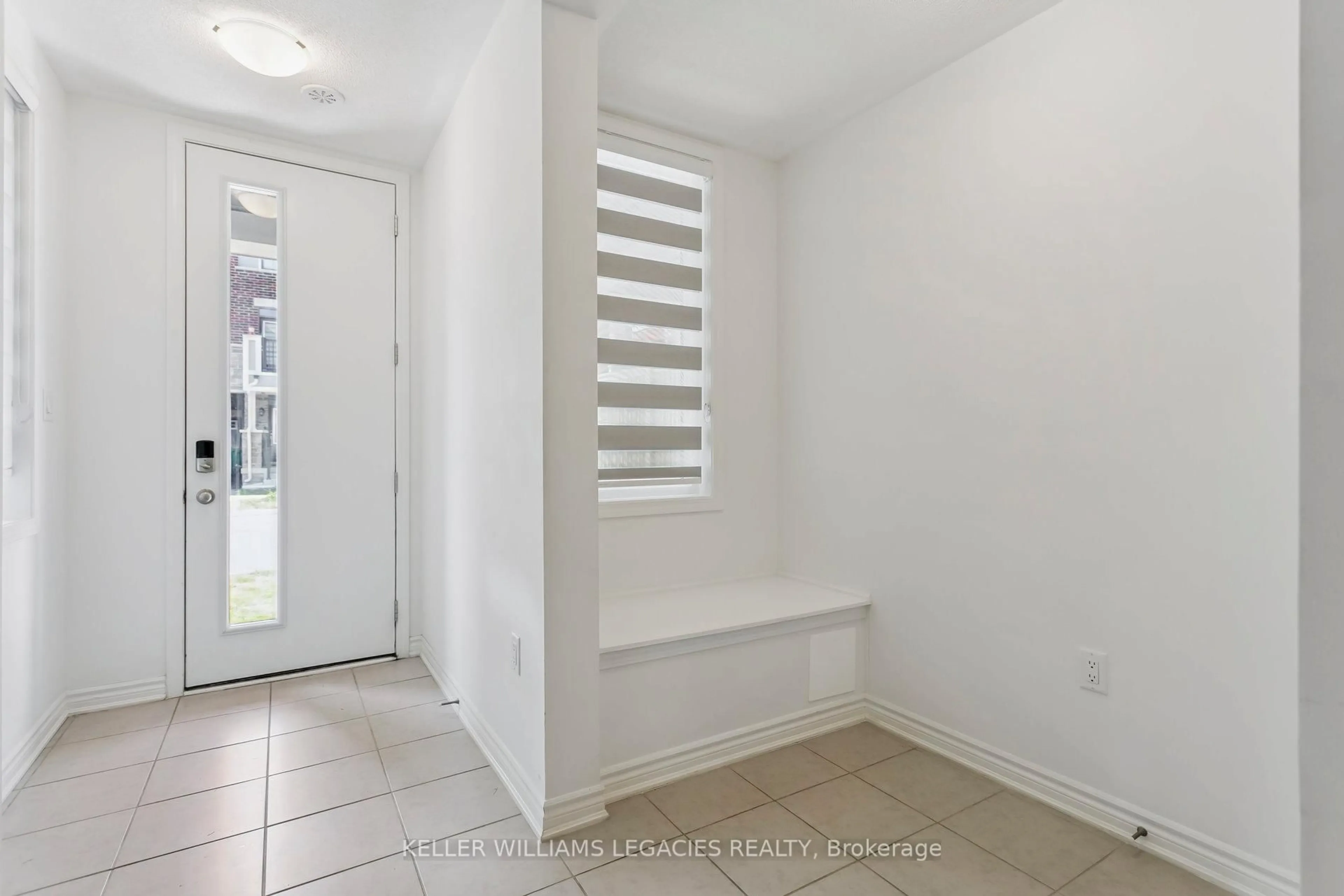 Indoor entryway for 49 Melmar St, Brampton Ontario L7A 5K5