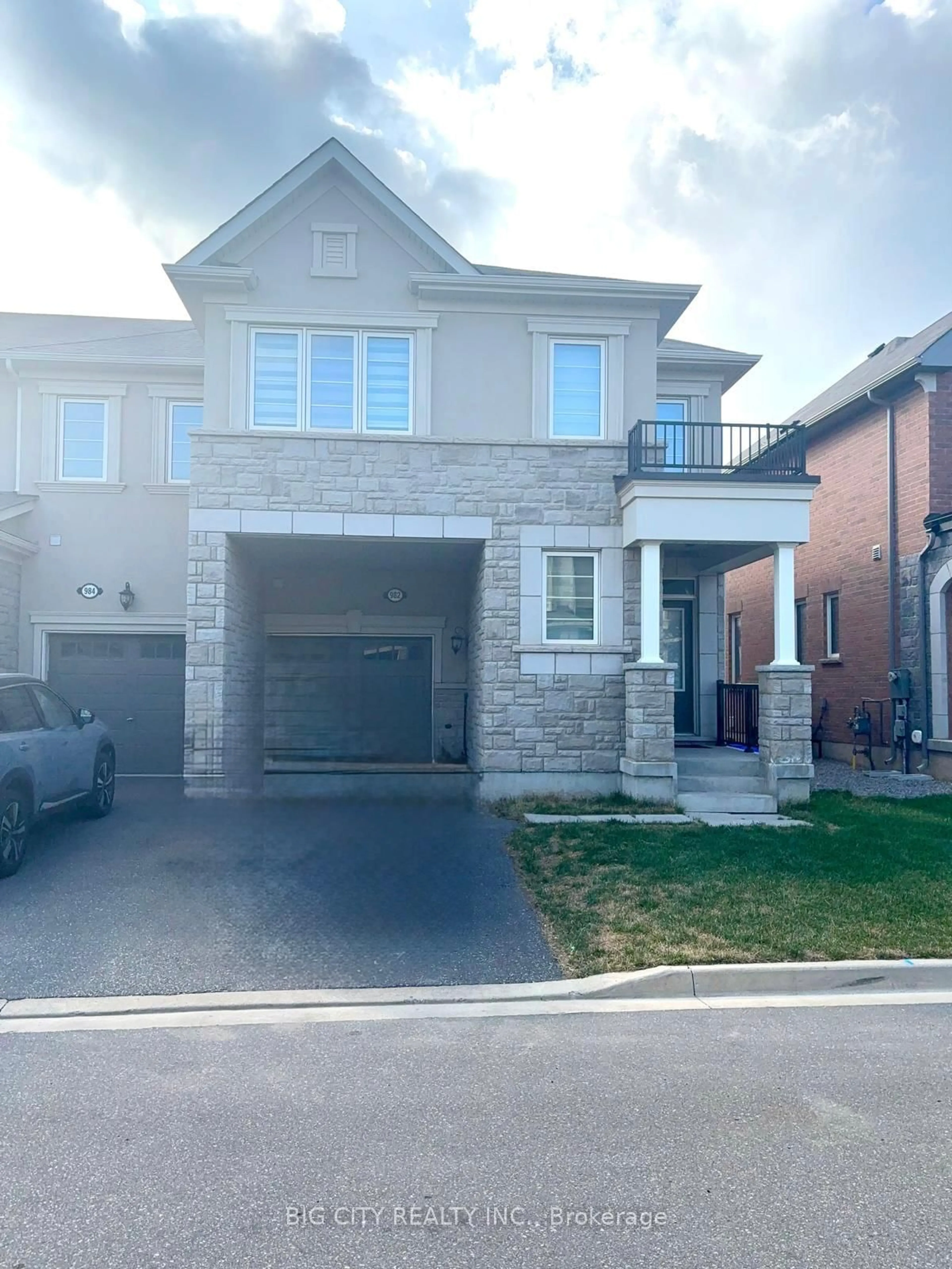 Home with brick exterior material, street for 982 Cherry Crt, Milton Ontario L9E 1P8
