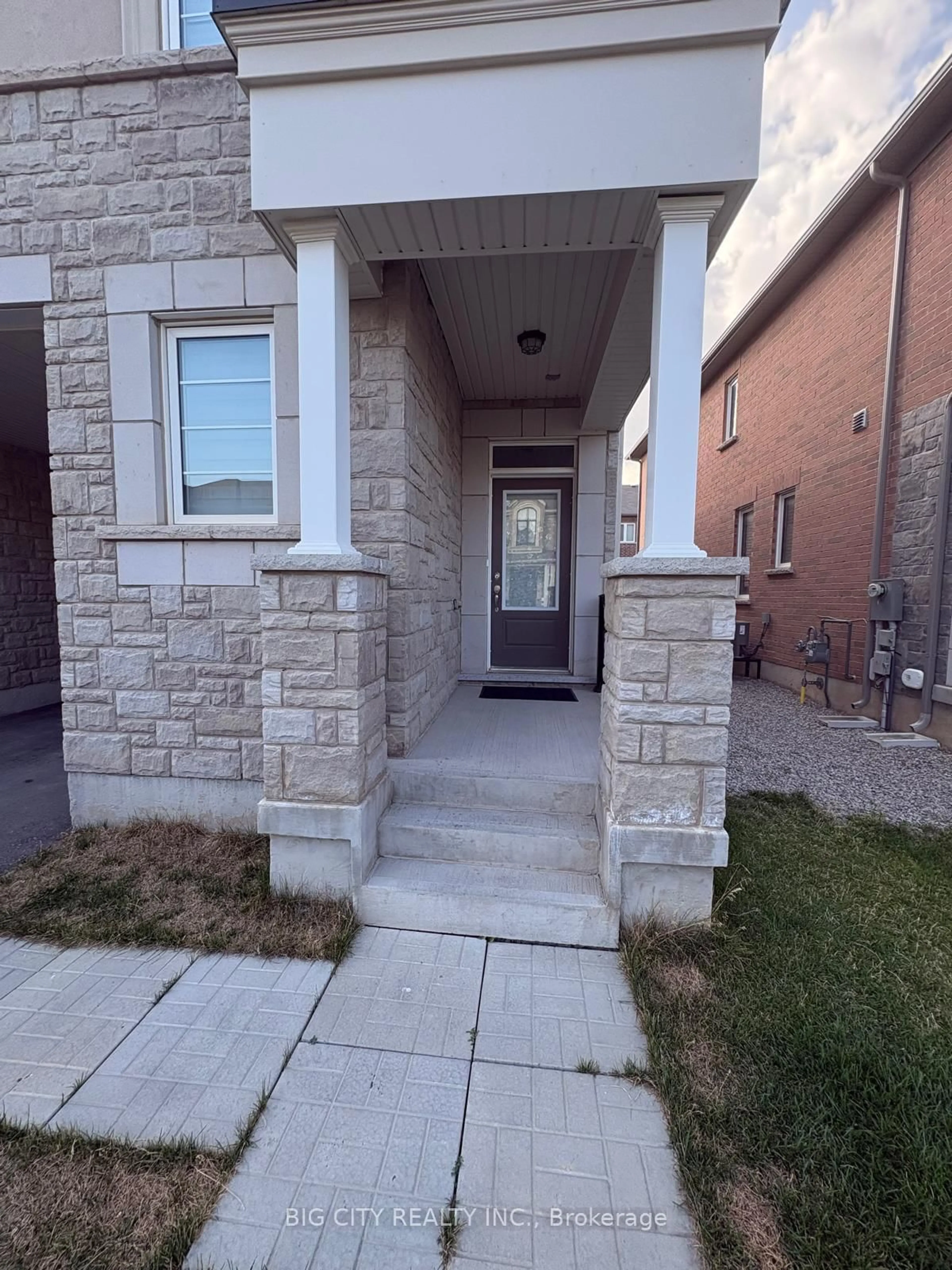 Unknown for 982 Cherry Crt, Milton Ontario L9E 1P8