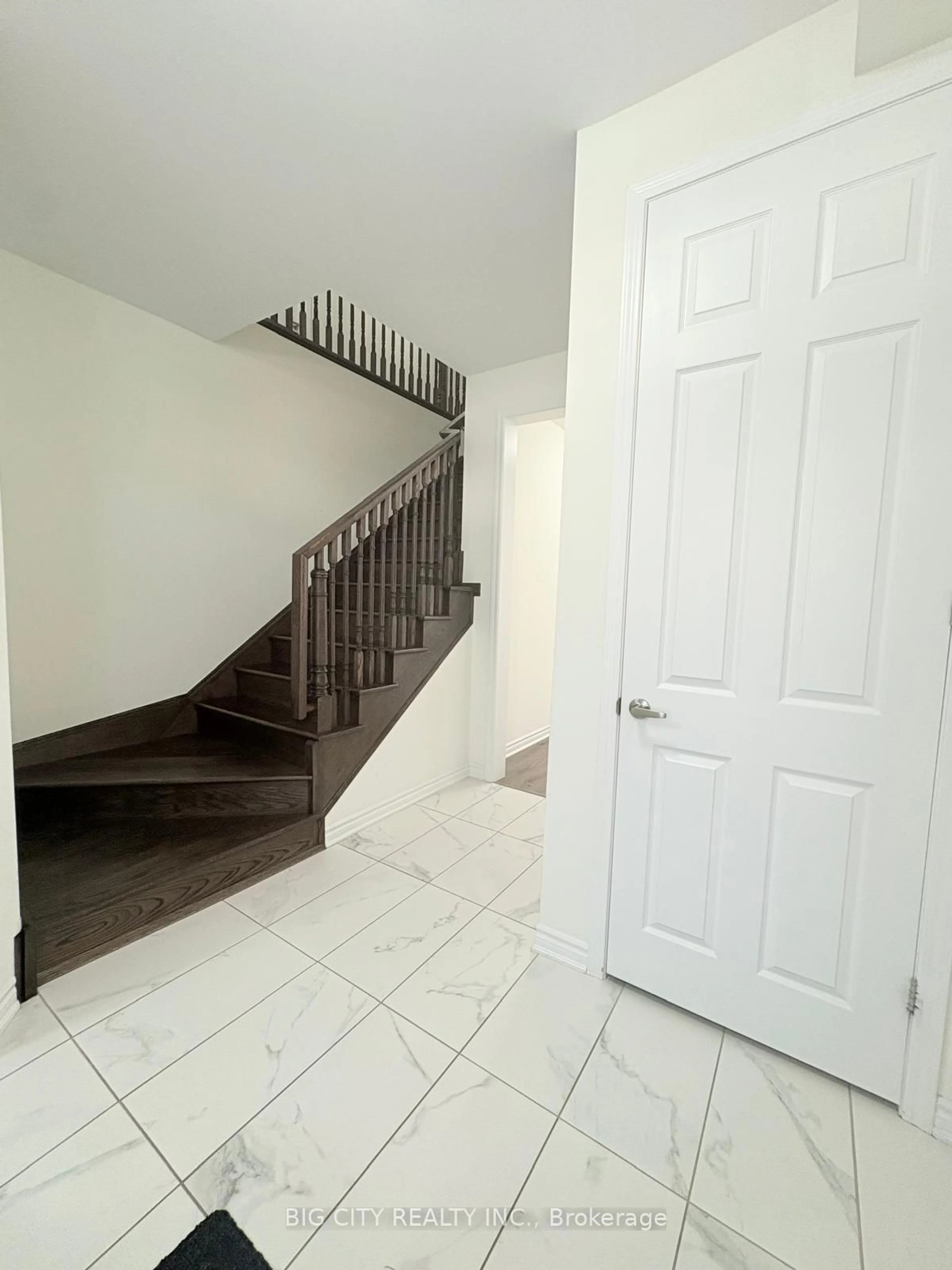 Unknown for 982 Cherry Crt, Milton Ontario L9E 1P8