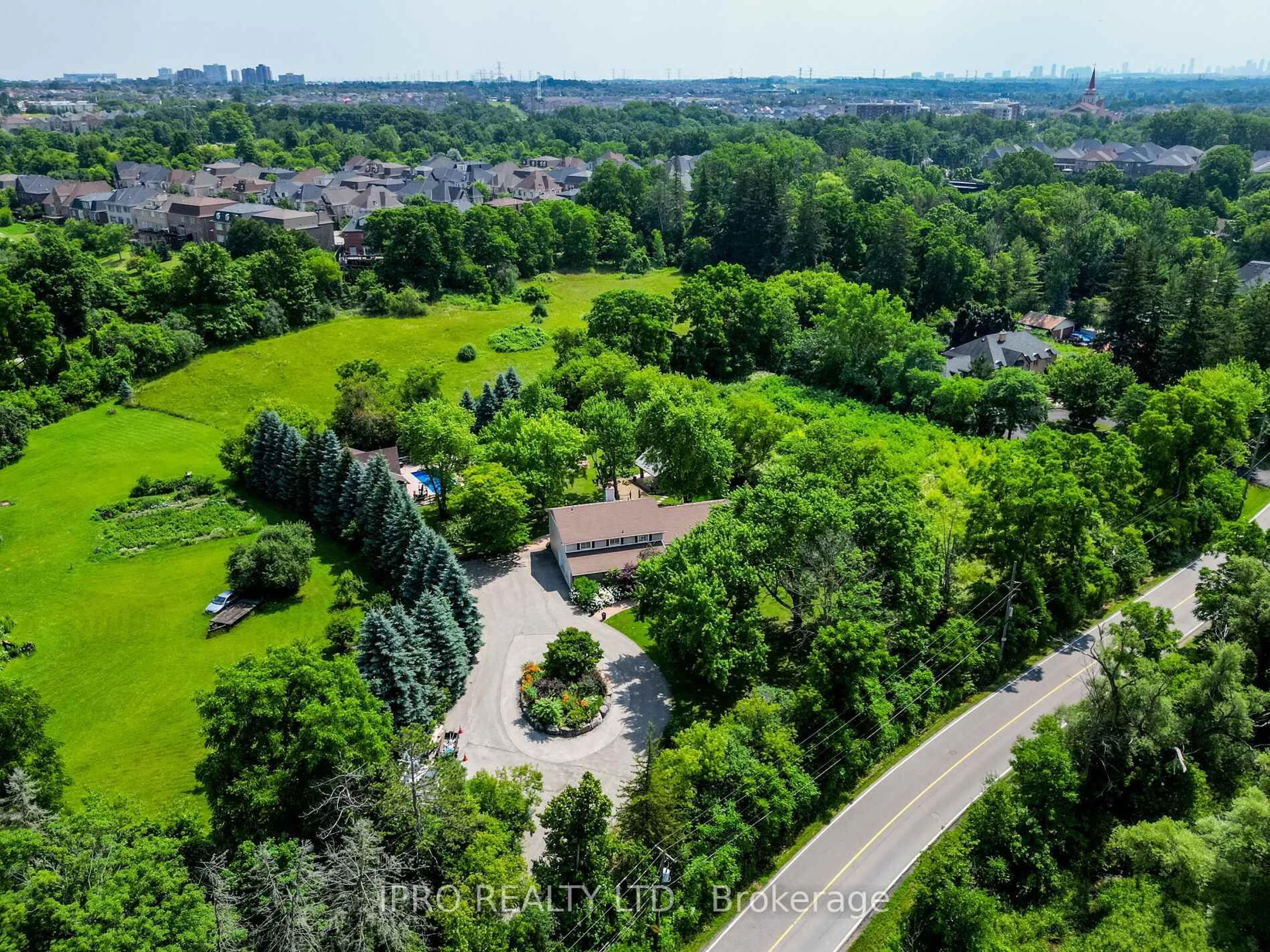 A pic from outside/outdoor area/front of a property/back of a property/a pic from drone, forest/trees view for 8375 Creditview Rd, Brampton Ontario L6Y 0G7