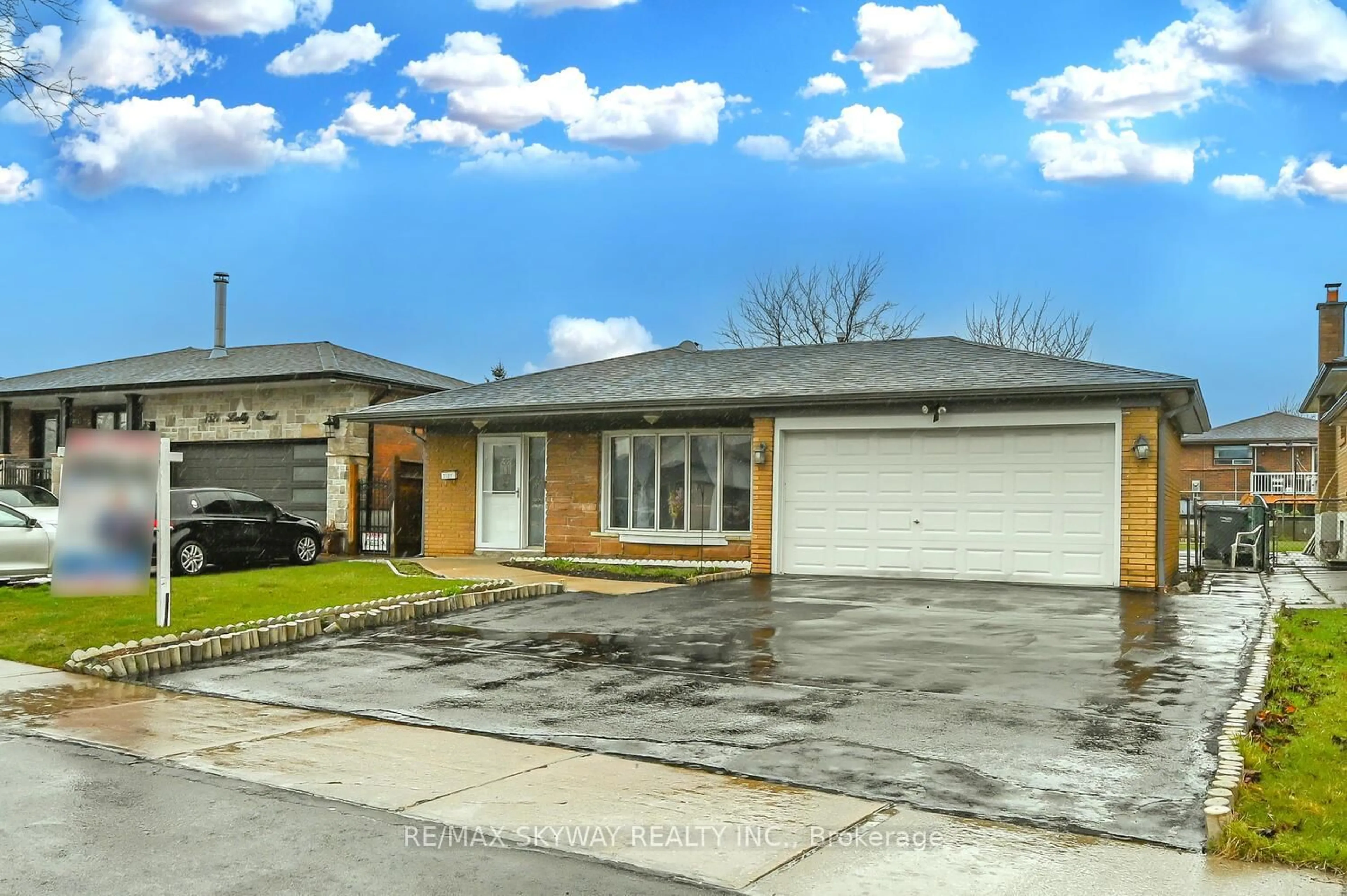 Unknown for 7517 Lully Crt, Mississauga Ontario L4T 2P2