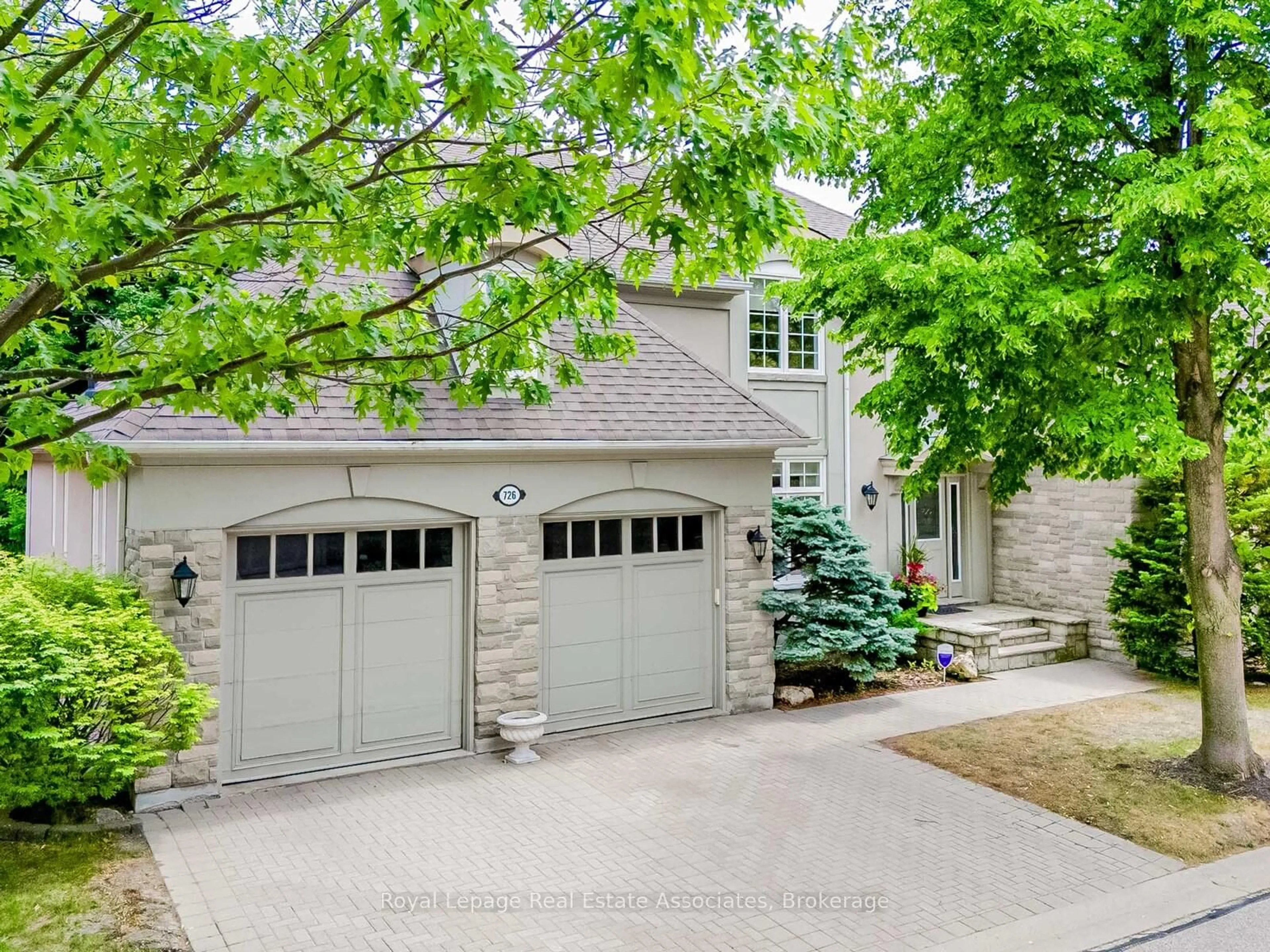 Home with brick exterior material, street for 726 Hidden Grove Lane, Mississauga Ontario L5H 4L2