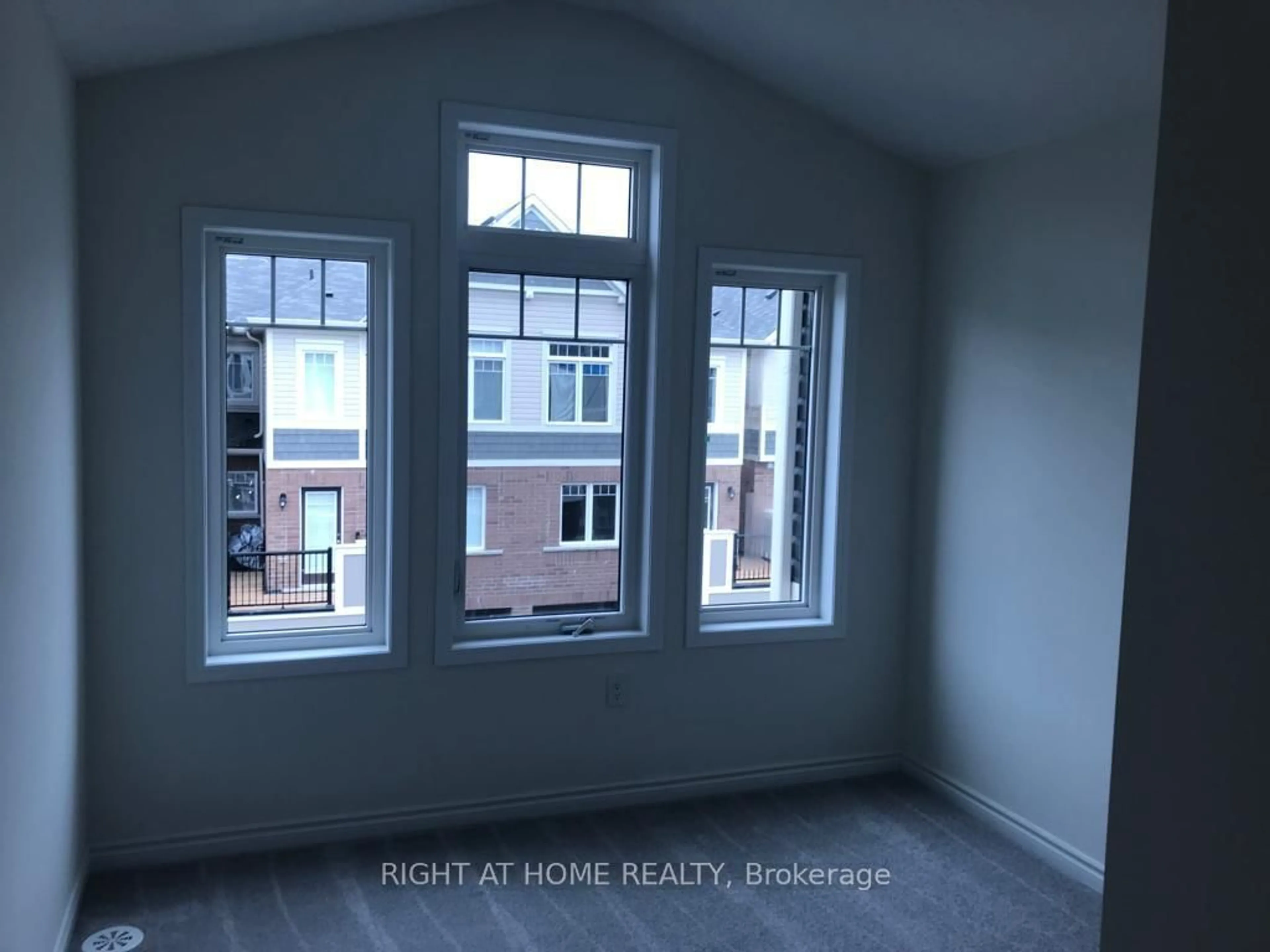 A pic of a room for 1000 Asleton Blvd #Unit 98, Milton Ontario L9T 9L4