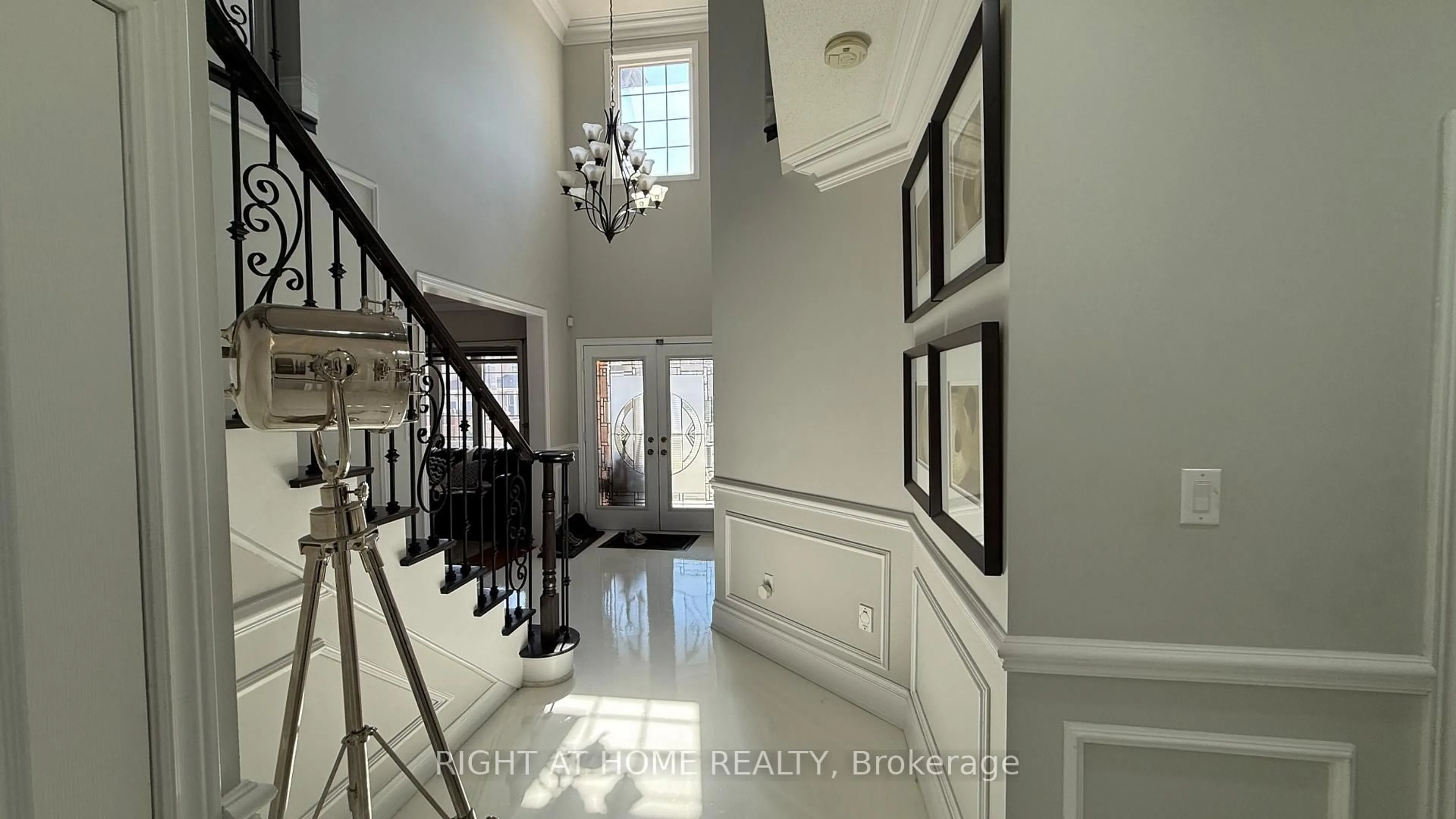 Indoor entryway for 7 Yellow Avens Blvd, Brampton Ontario L6R 0K5