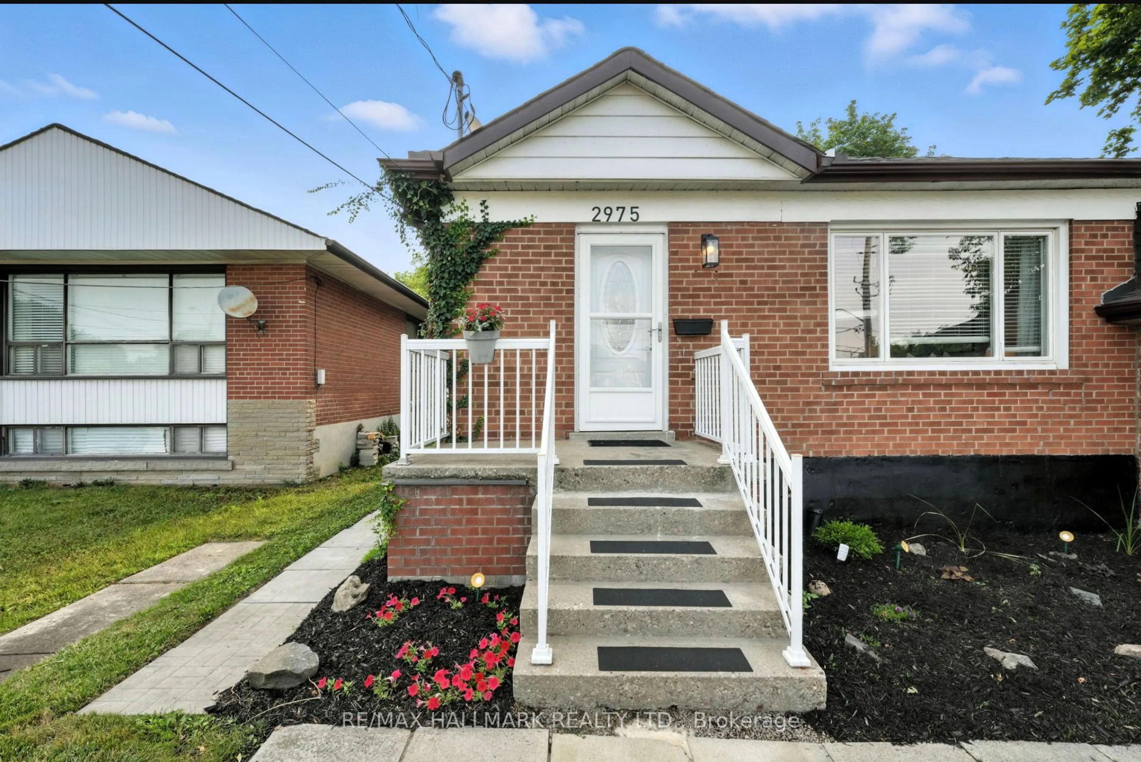 Home with brick exterior material, street for 2975 Weston Rd, Toronto Ontario M9M 2T1