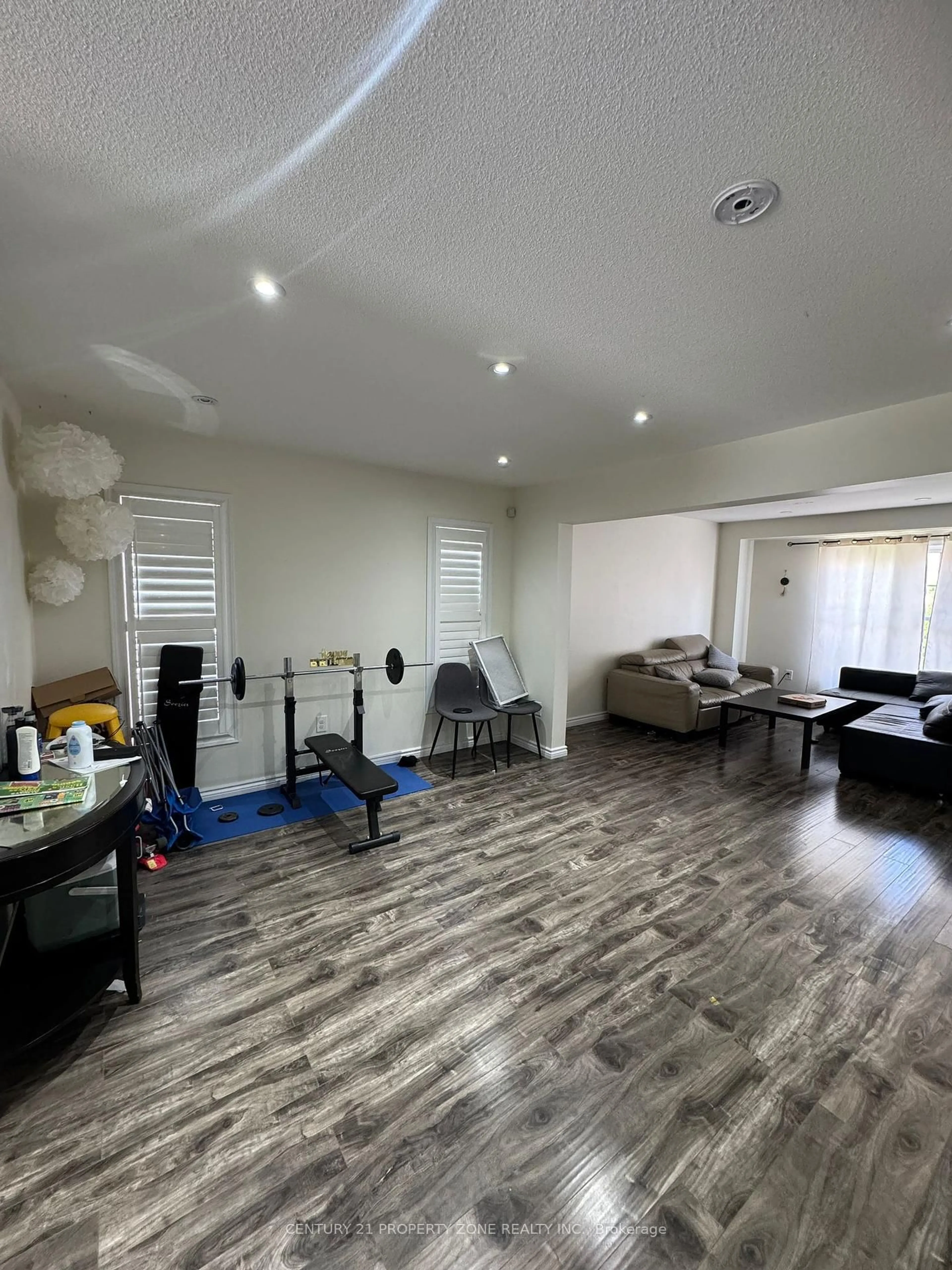A pic of a room for 901 Challinor Terr, Milton Ontario L9T 7V6