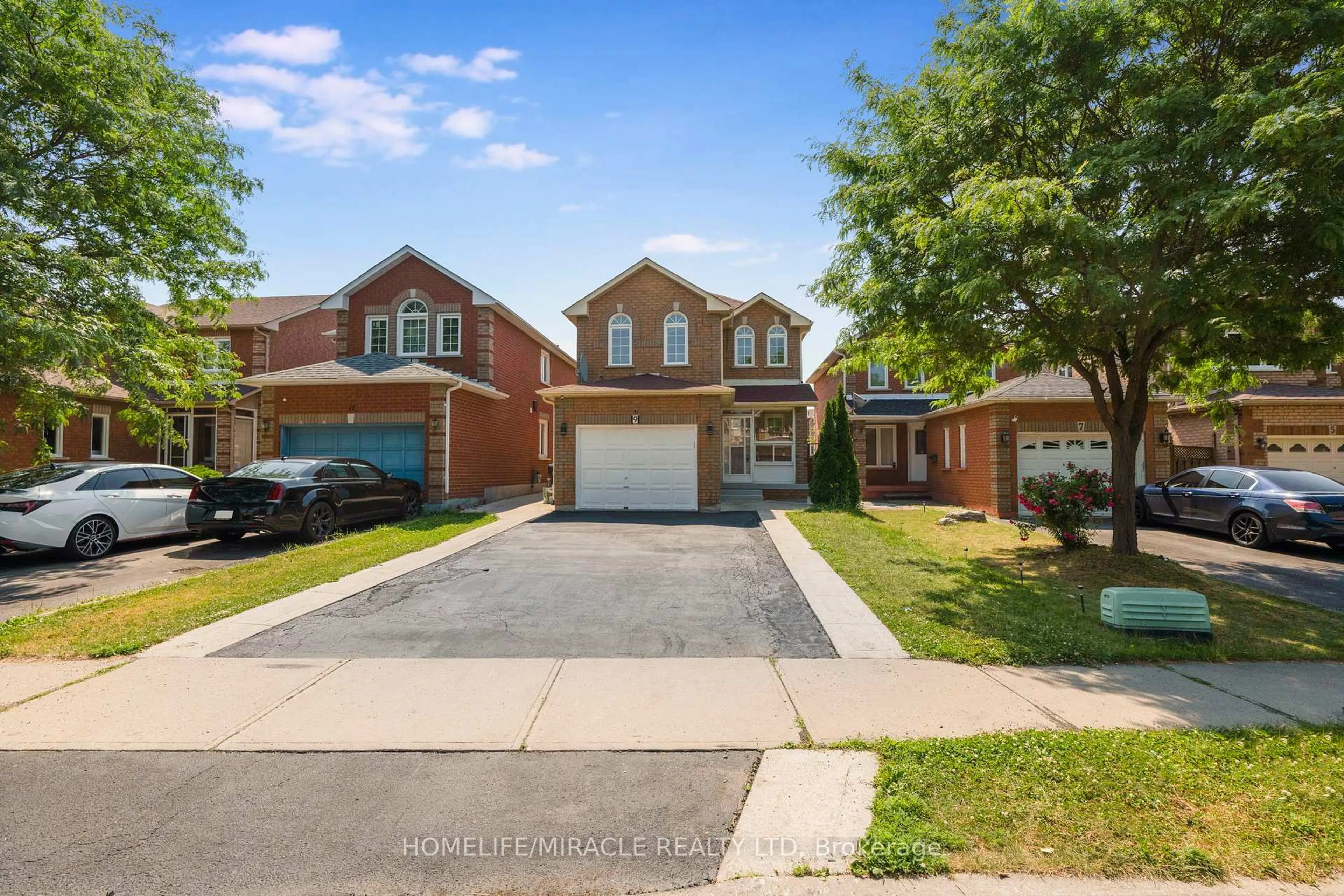 Unknown for 9 Sunley Cres, Brampton Ontario L6Y 5B7