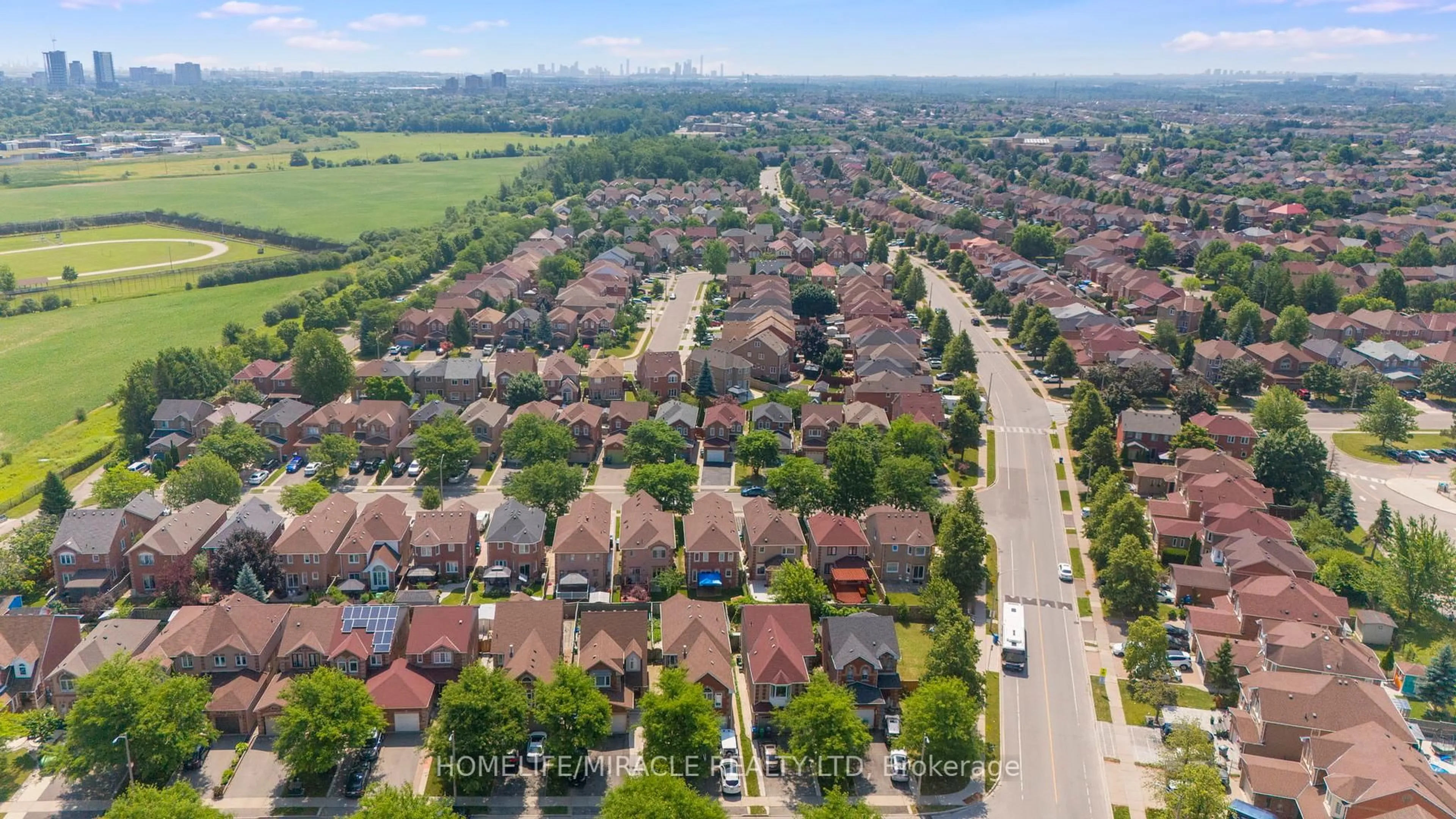 A pic from outside/outdoor area/front of a property/back of a property/a pic from drone, street for 9 Sunley Cres, Brampton Ontario L6Y 5B7