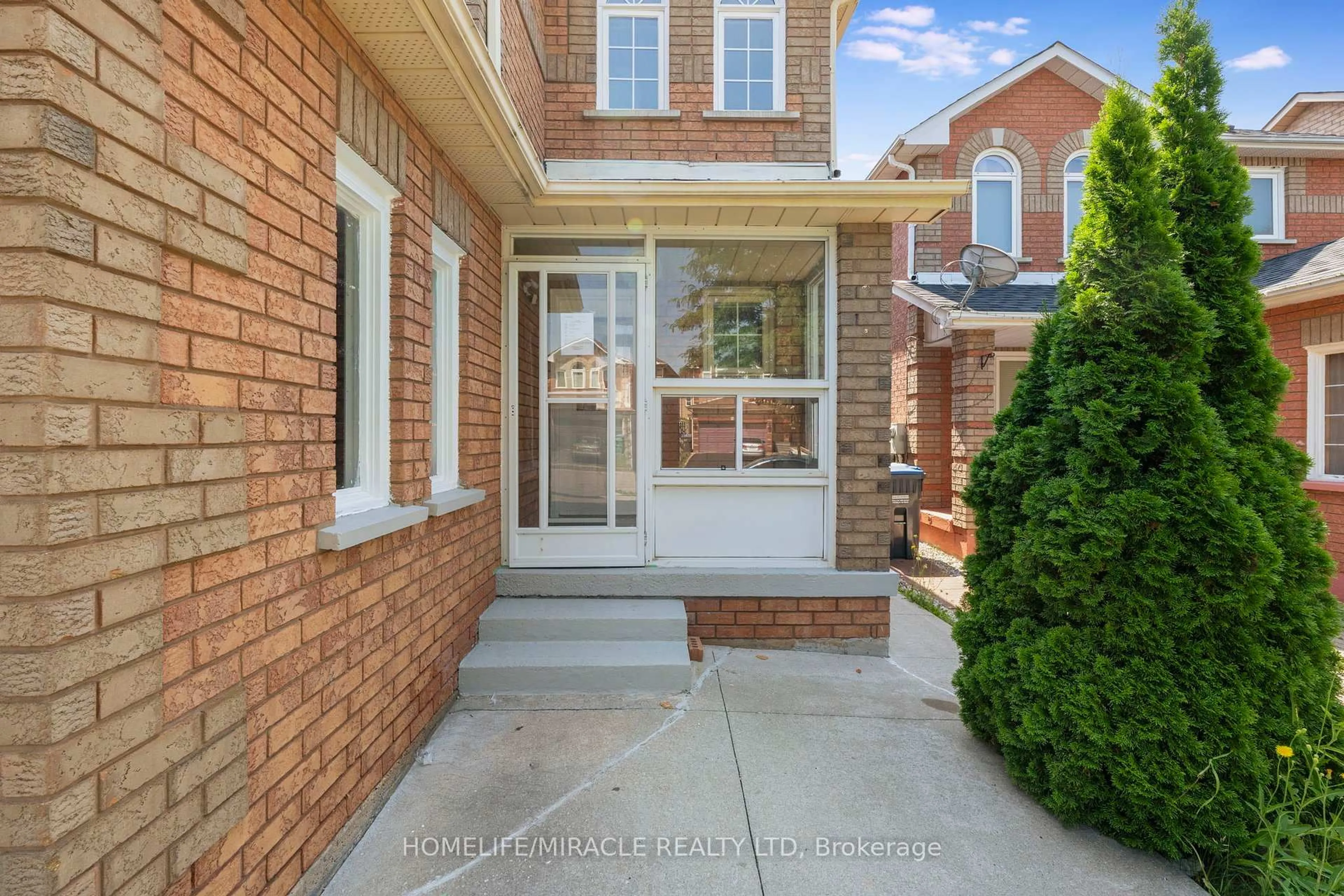 Home with brick exterior material, street for 9 Sunley Cres, Brampton Ontario L6Y 5B7