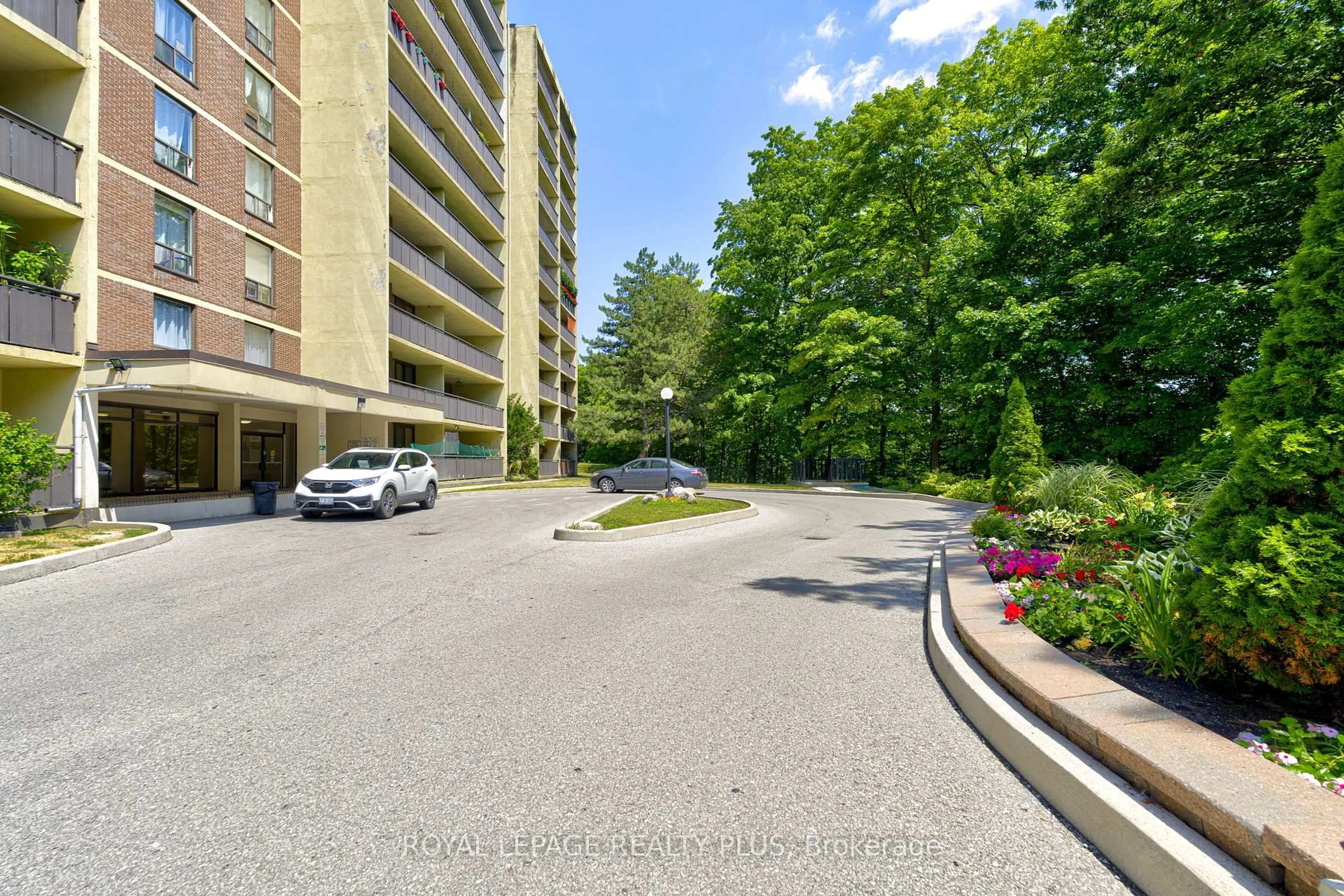 Unknown for 15 London Green Crt #206, Toronto Ontario M3N 1K4