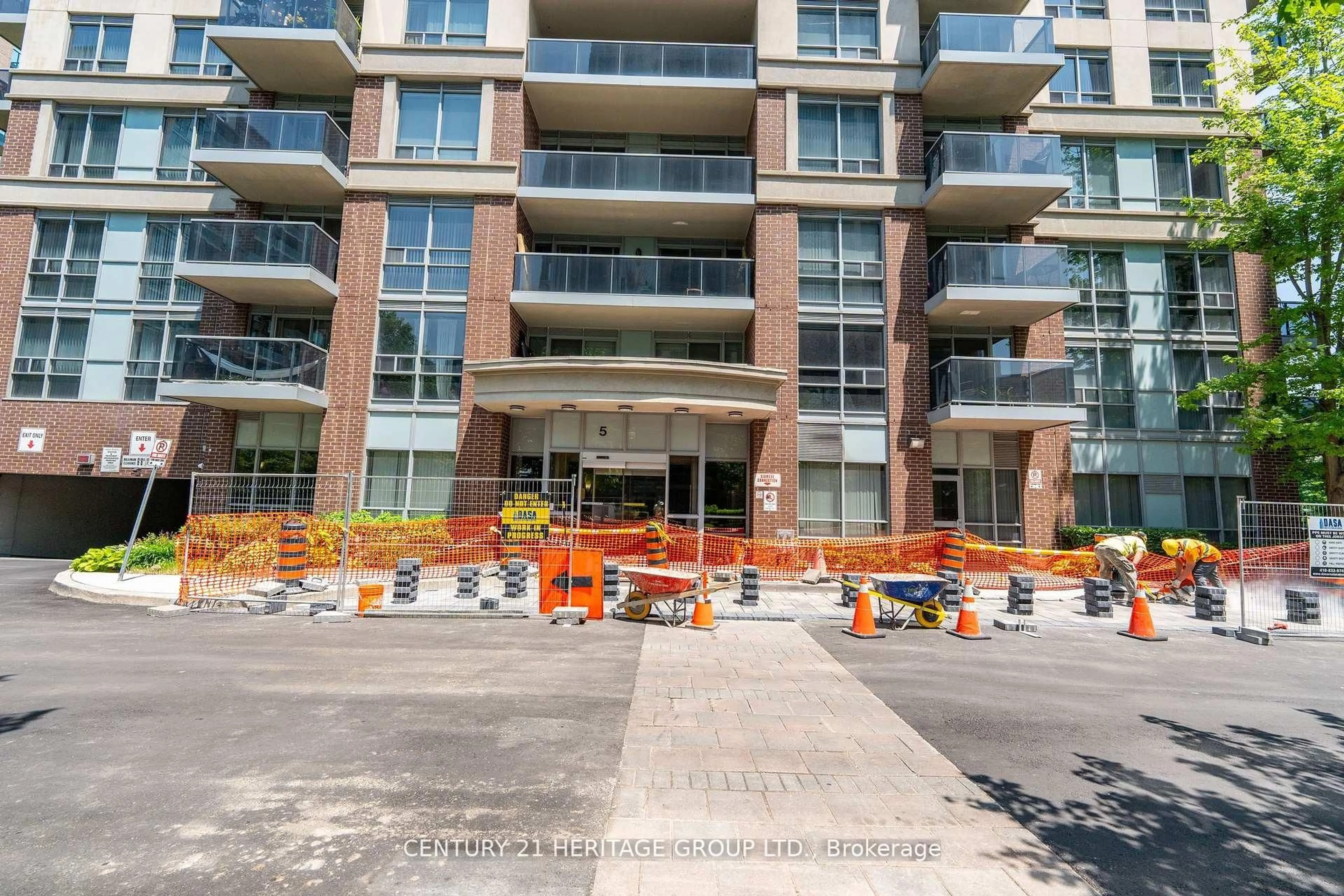 Unknown for 5 Michael Power Pl #2002, Toronto Ontario M9A 0A3