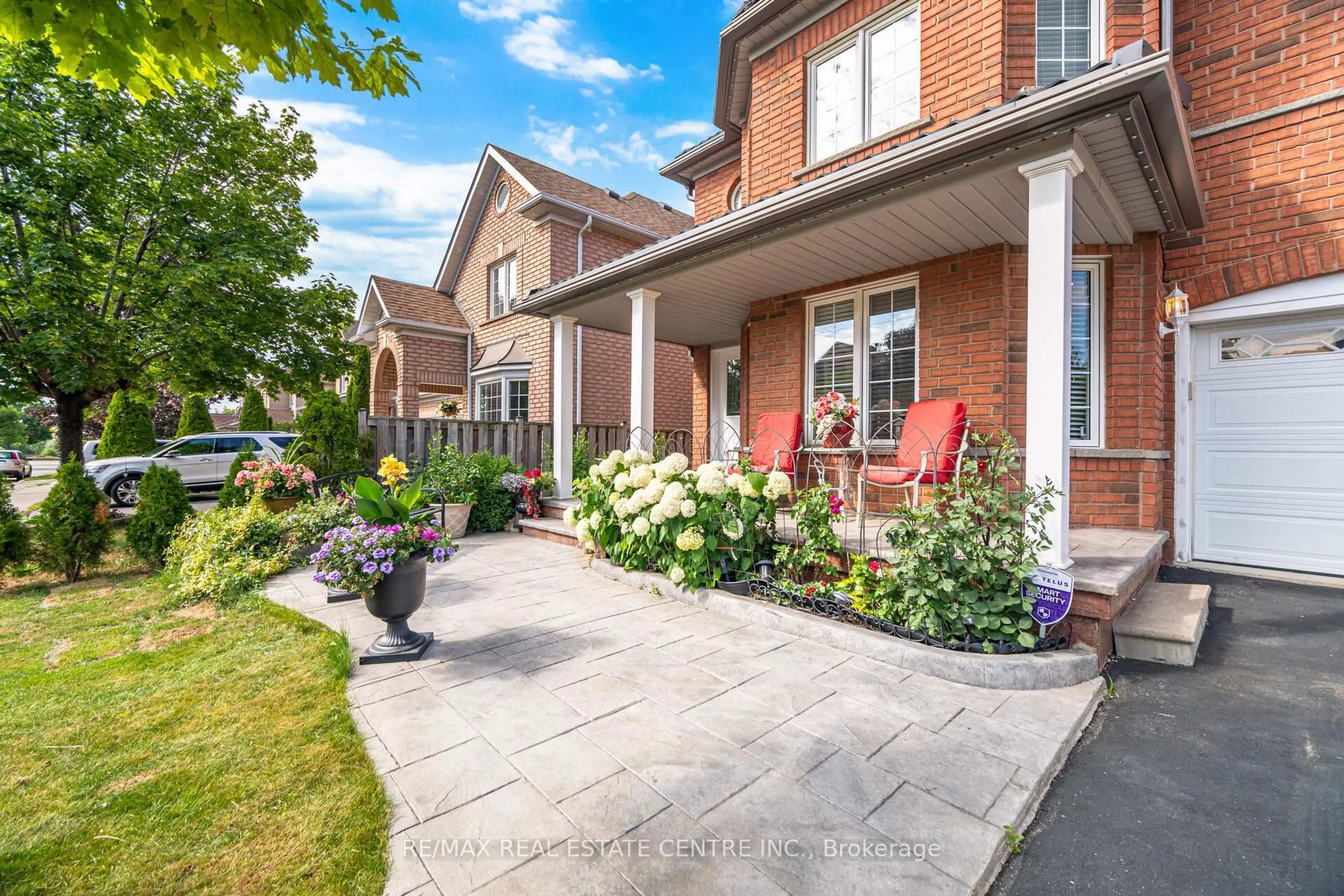 Patio, street for 53 Wild Indigo Cres, Brampton Ontario L6R 2K3