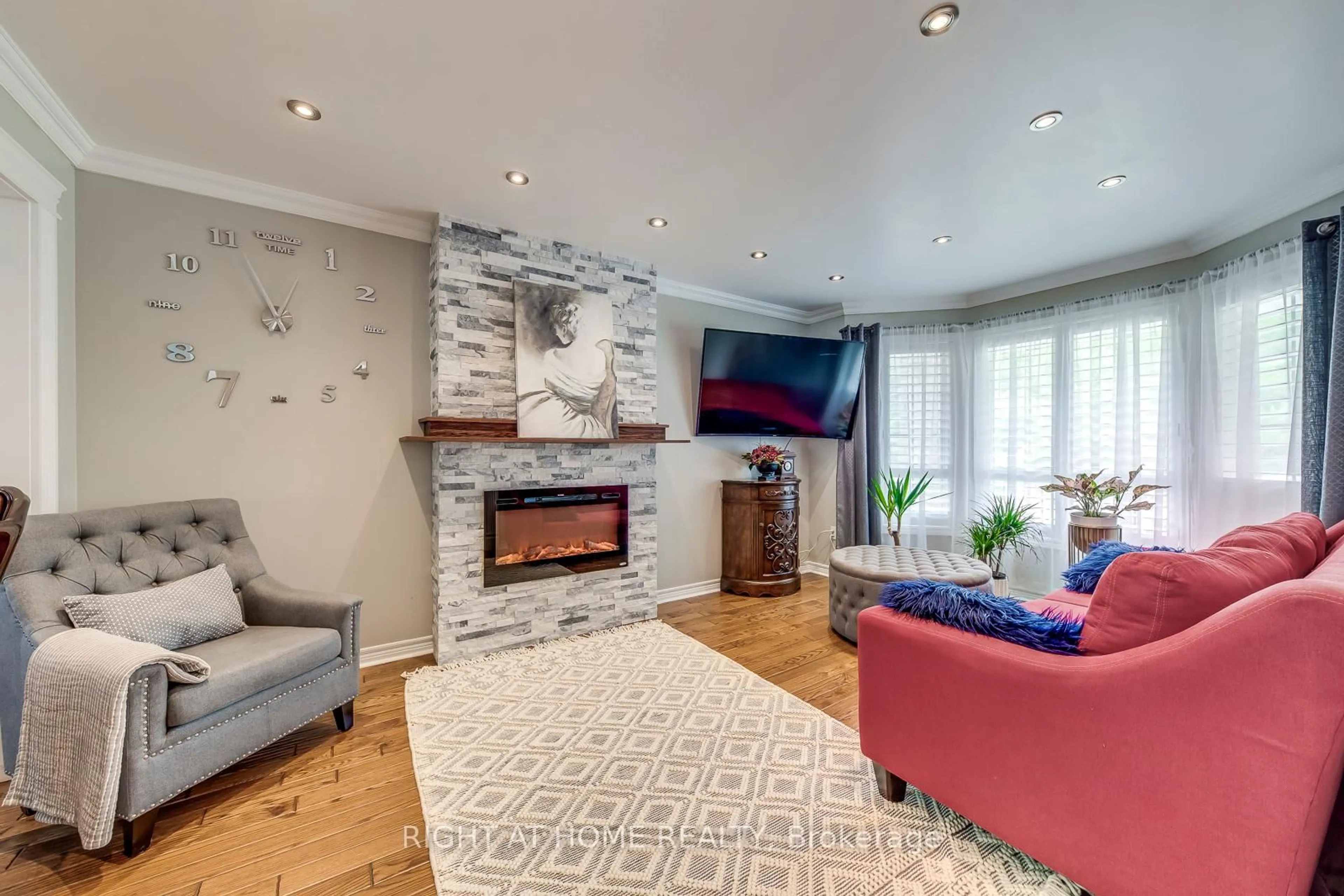 Living room with furniture, unknown for 3349 Grand Park Dr, Mississauga Ontario L5B 4C9
