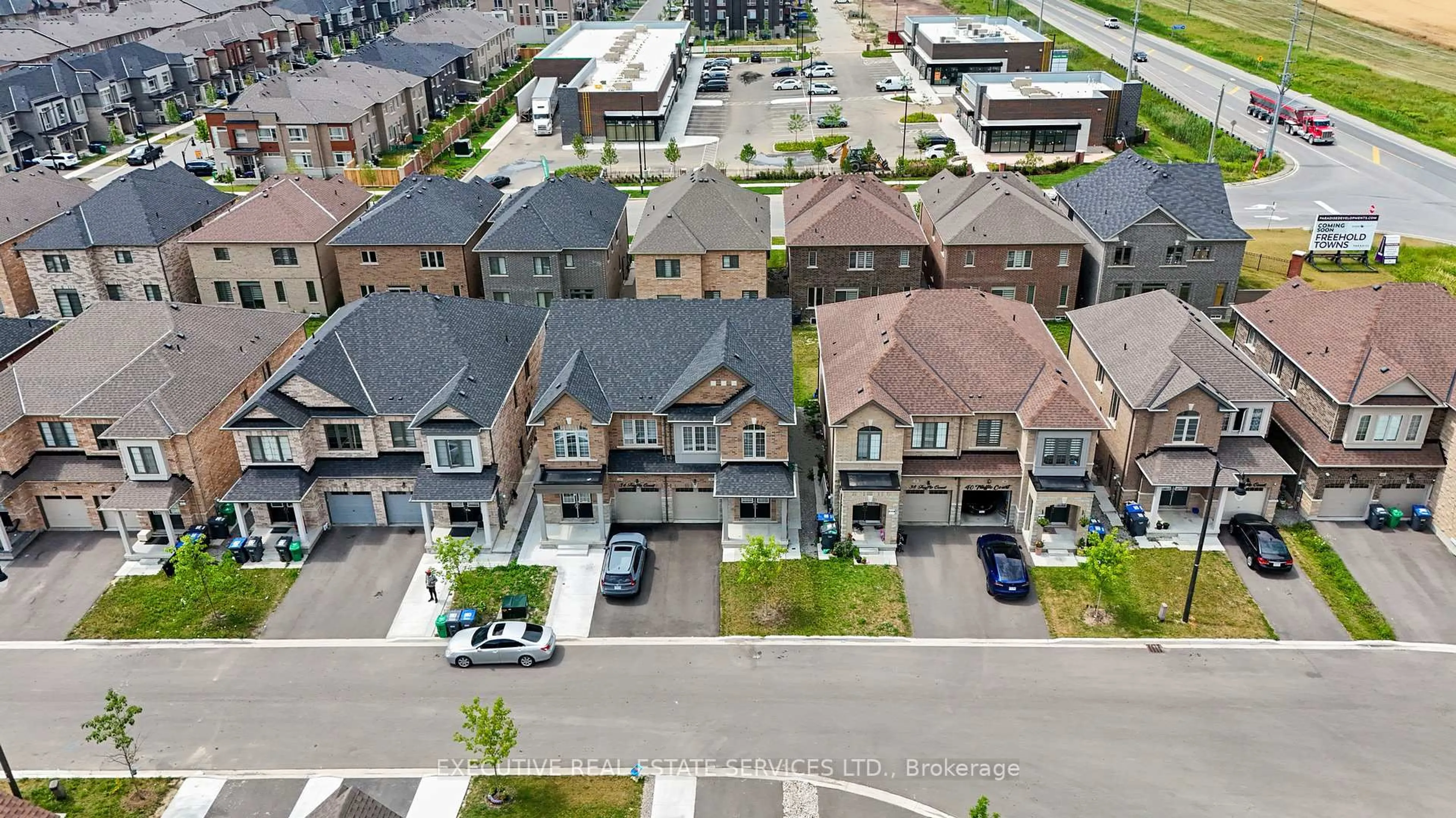A pic from outside/outdoor area/front of a property/back of a property/a pic from drone, street for 36 Truffle Crt, Brampton Ontario L7A 5A6