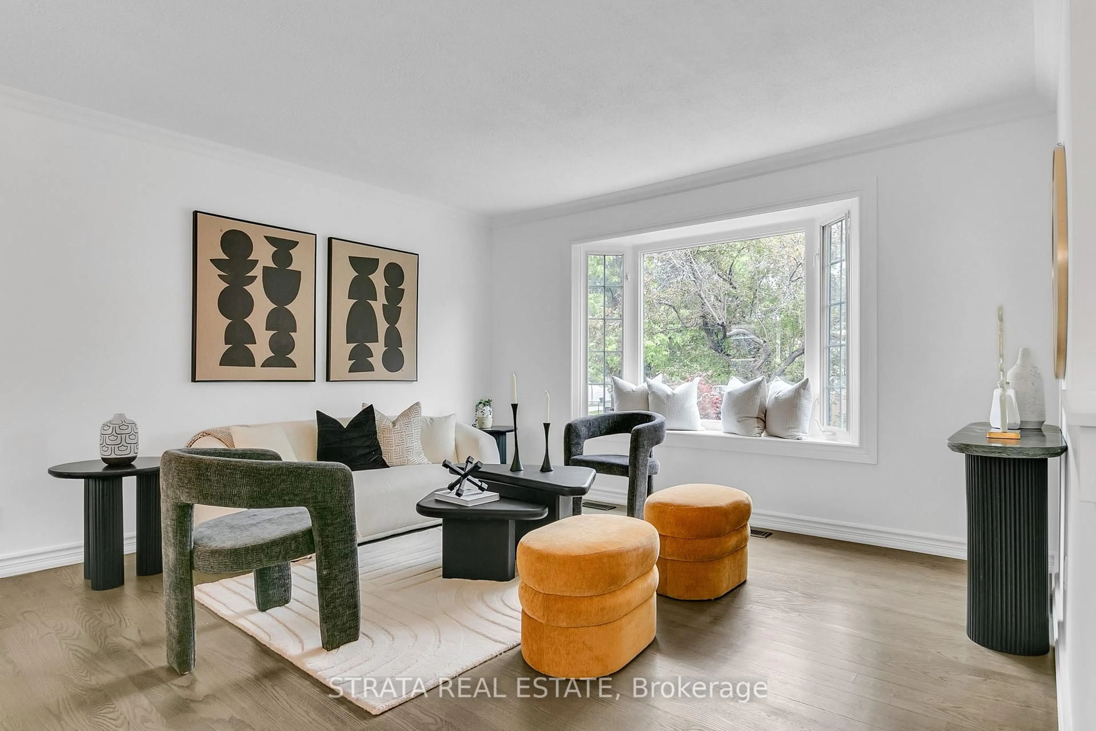 Living room with furniture, unknown for 294 Bousfield Cres, Milton Ontario L9T 3G7