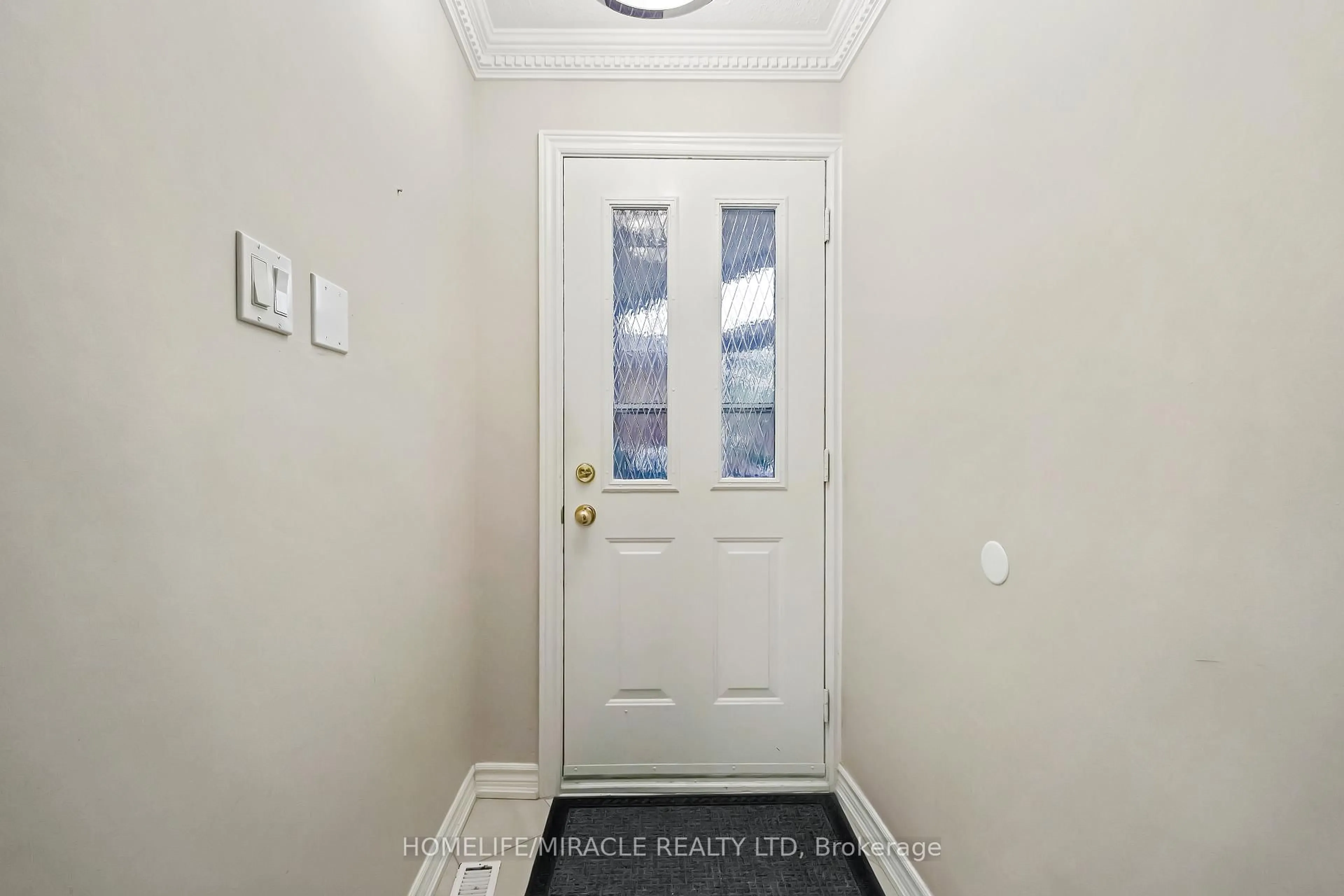 Indoor entryway for 47 Cinrickbar Dr, Toronto Ontario M9W 6X3
