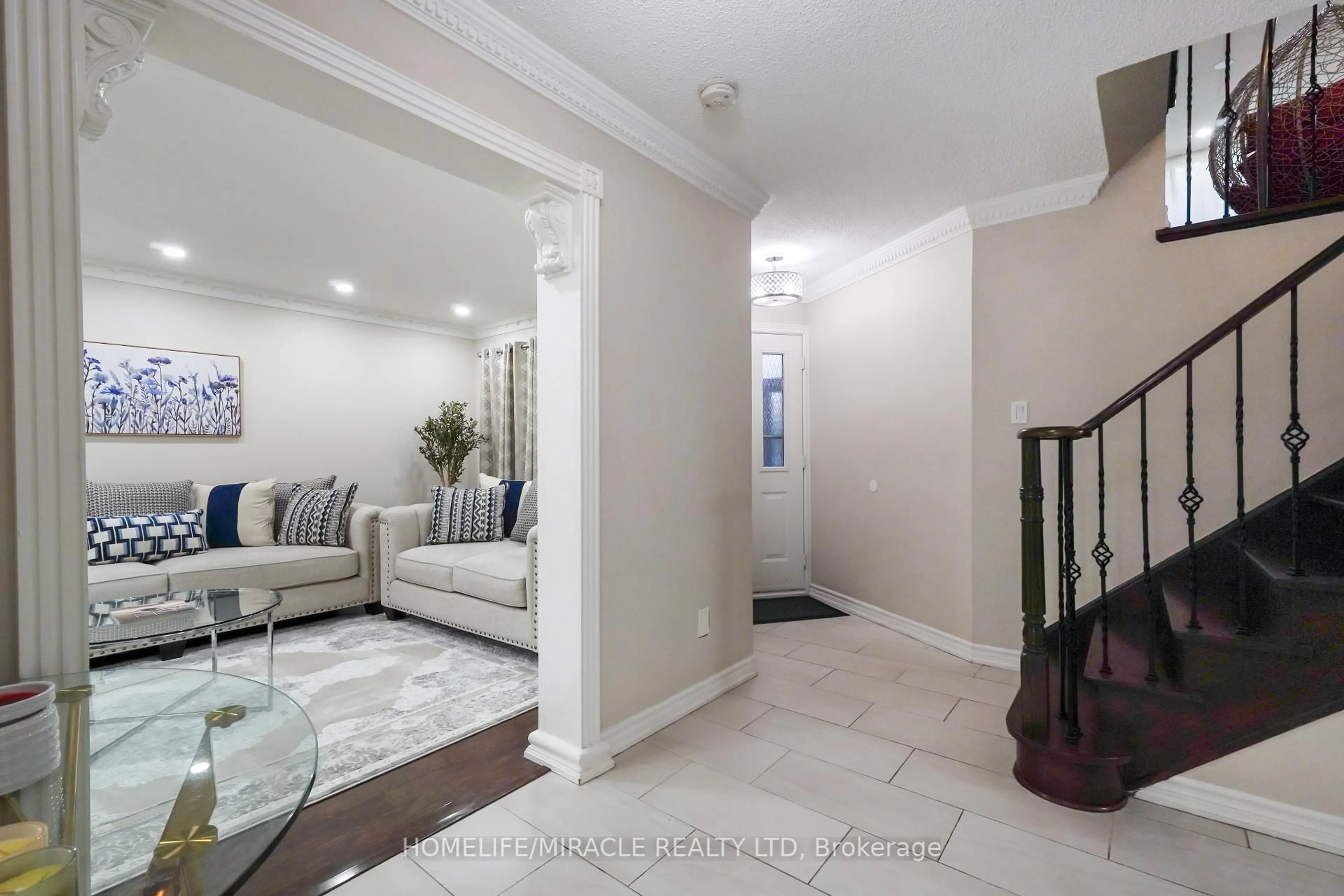 Indoor entryway for 47 Cinrickbar Dr, Toronto Ontario M9W 6X3