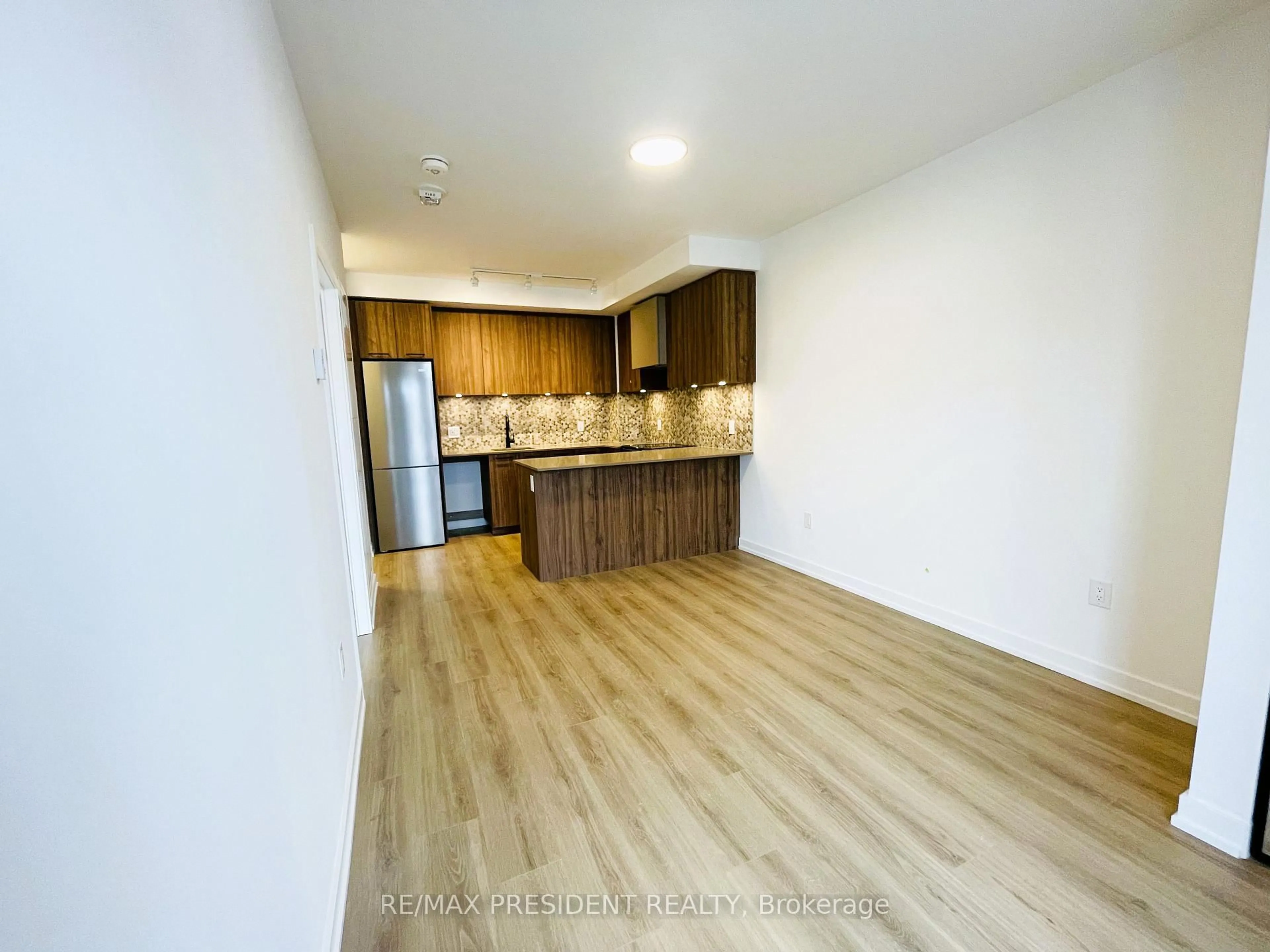 Standard kitchen, wood/laminate floor for 20 Lagerfeld Dr #9, Brampton Ontario L7A 5L4