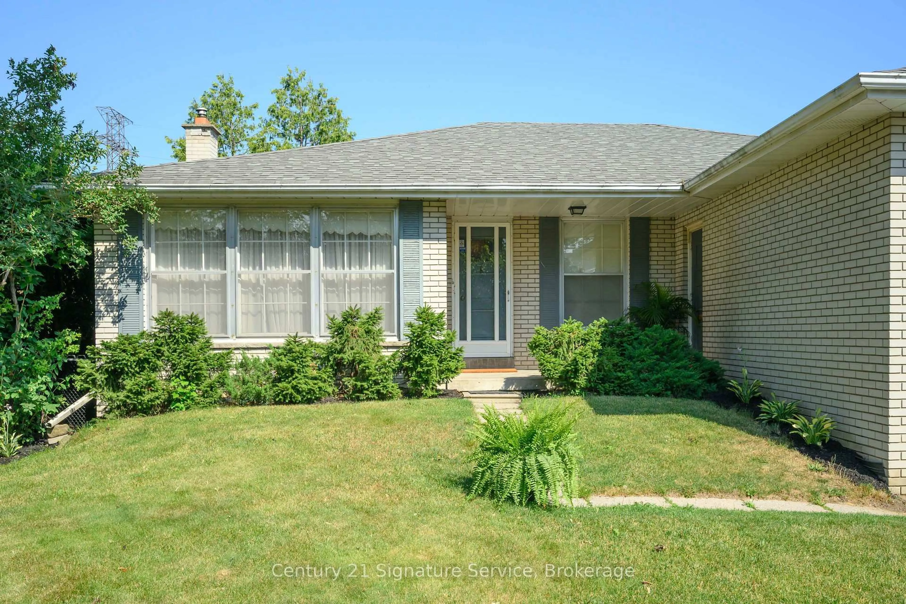 Home with vinyl exterior material, street for 1447 Venta Ave, Mississauga Ontario L4X 1C9