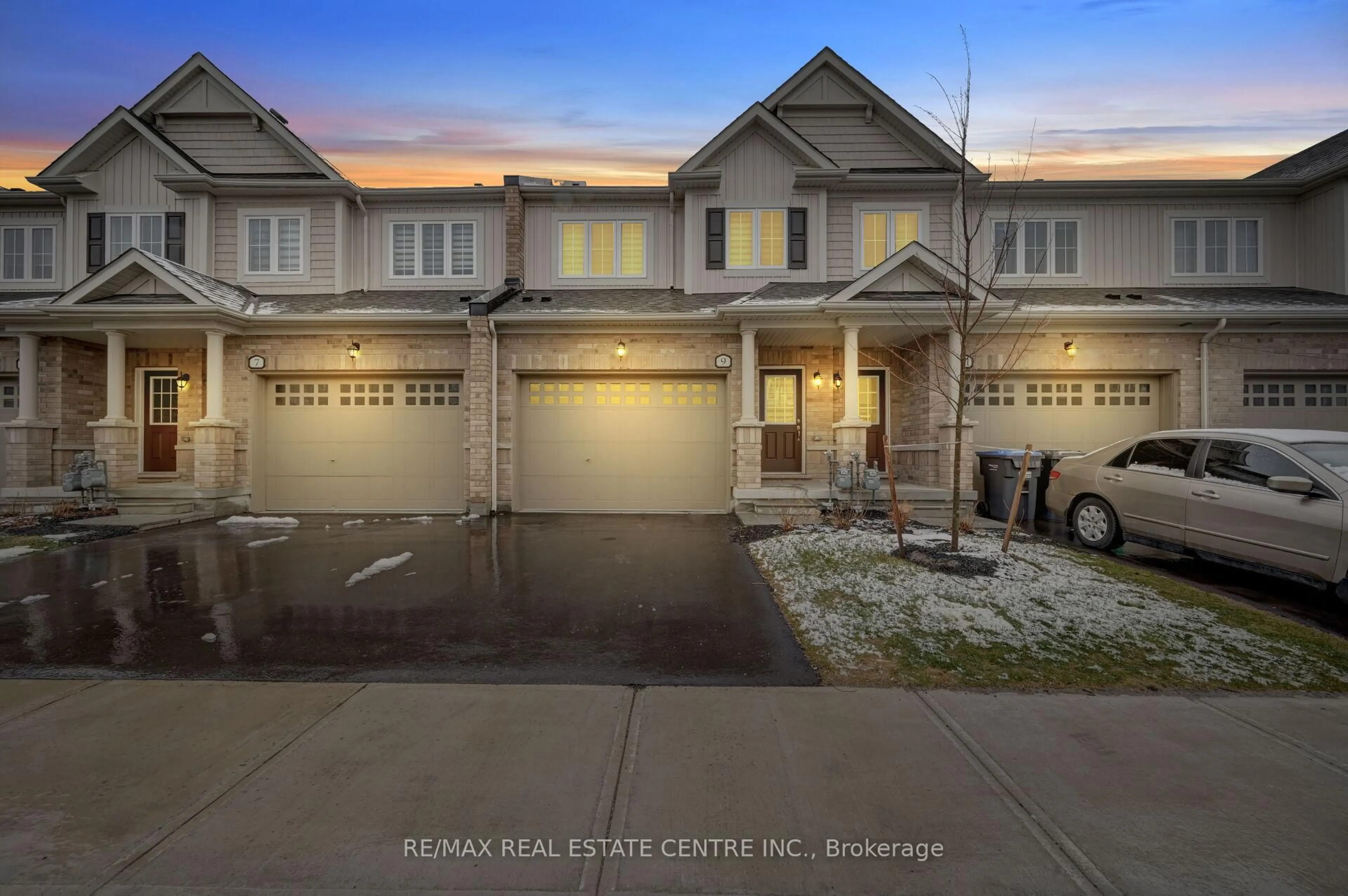 A pic from outside/outdoor area/front of a property/back of a property/a pic from drone, street for 9 Brixham Lane, Brampton Ontario L7A 5K2